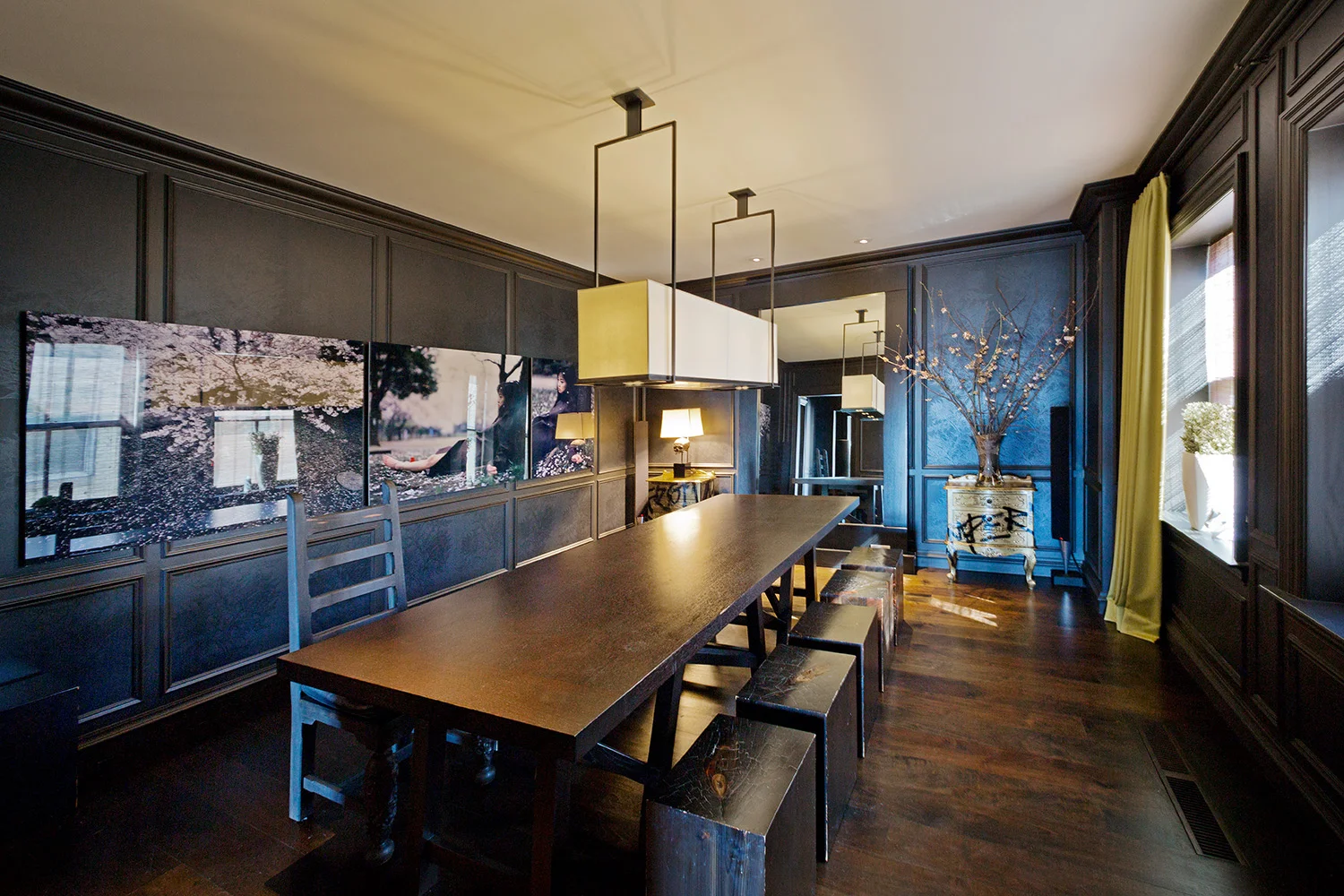 Lake Shore Drive Apartment / Chicago IL / Kara Mann / For the New York Times