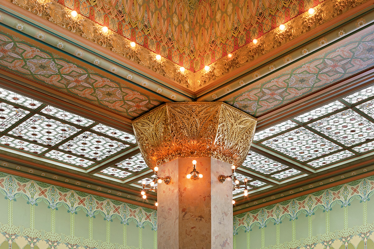 Chicago Stock Exchange Trading Room / Art Institute of Chicago / Adler & Sullivan / Restoration by John Vinci