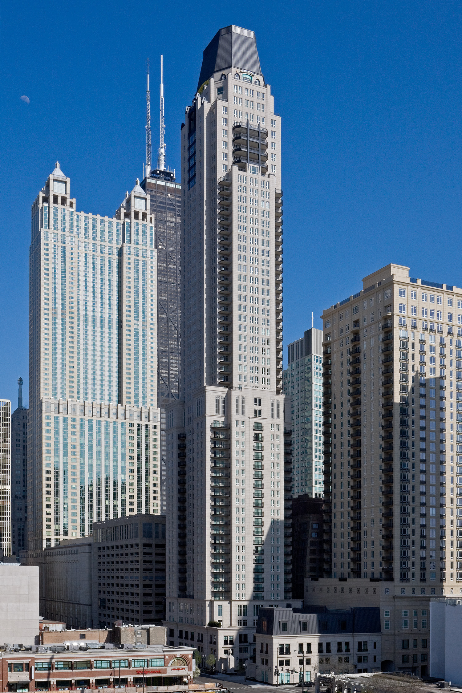Waldorf Astoria Hotel and Residences / Chicago IL / Lucien Lagrange Architects