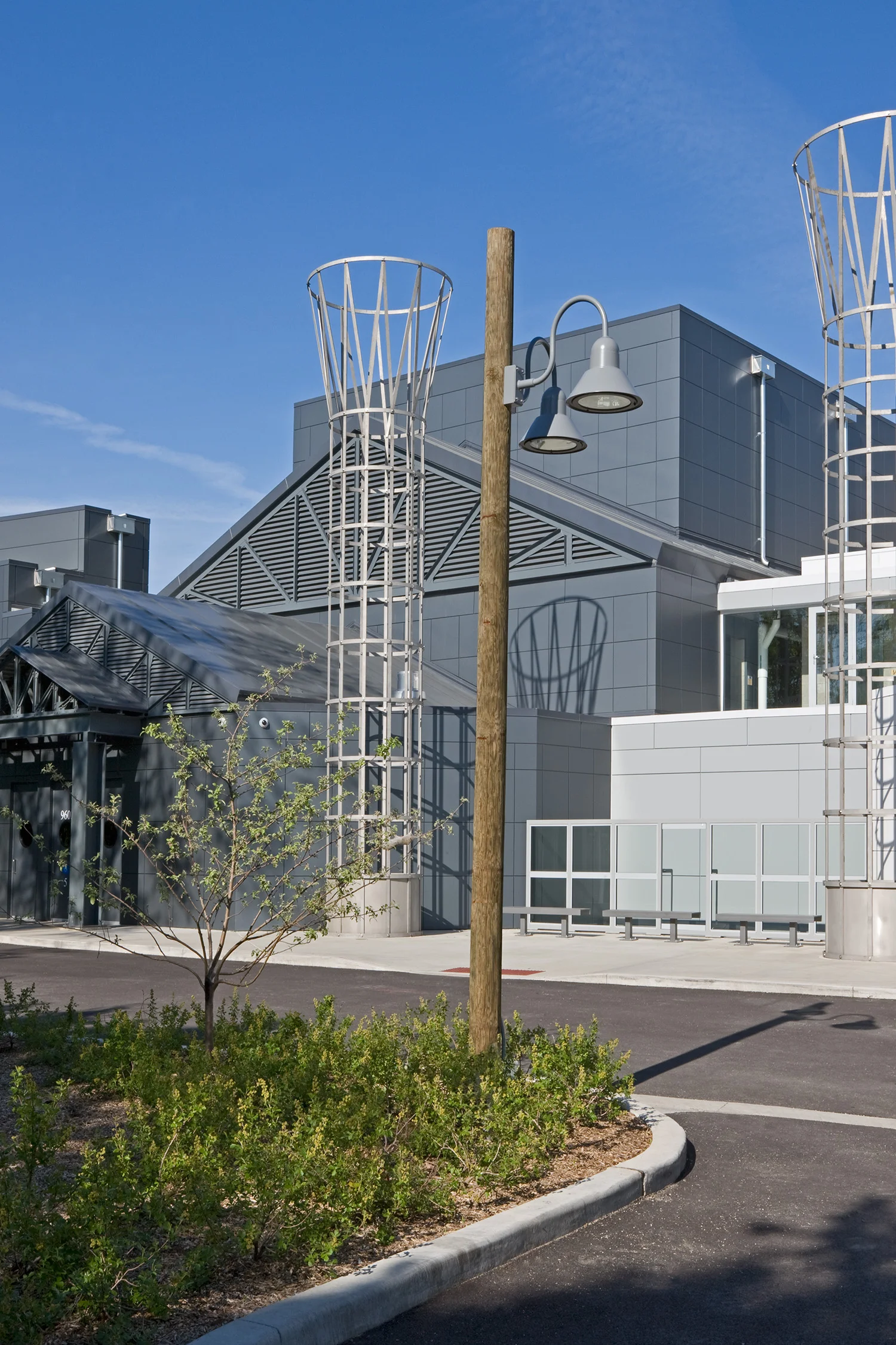 Illinois Holocaust Museum & Education Center / Skokie IL / Stanley Tigerman
