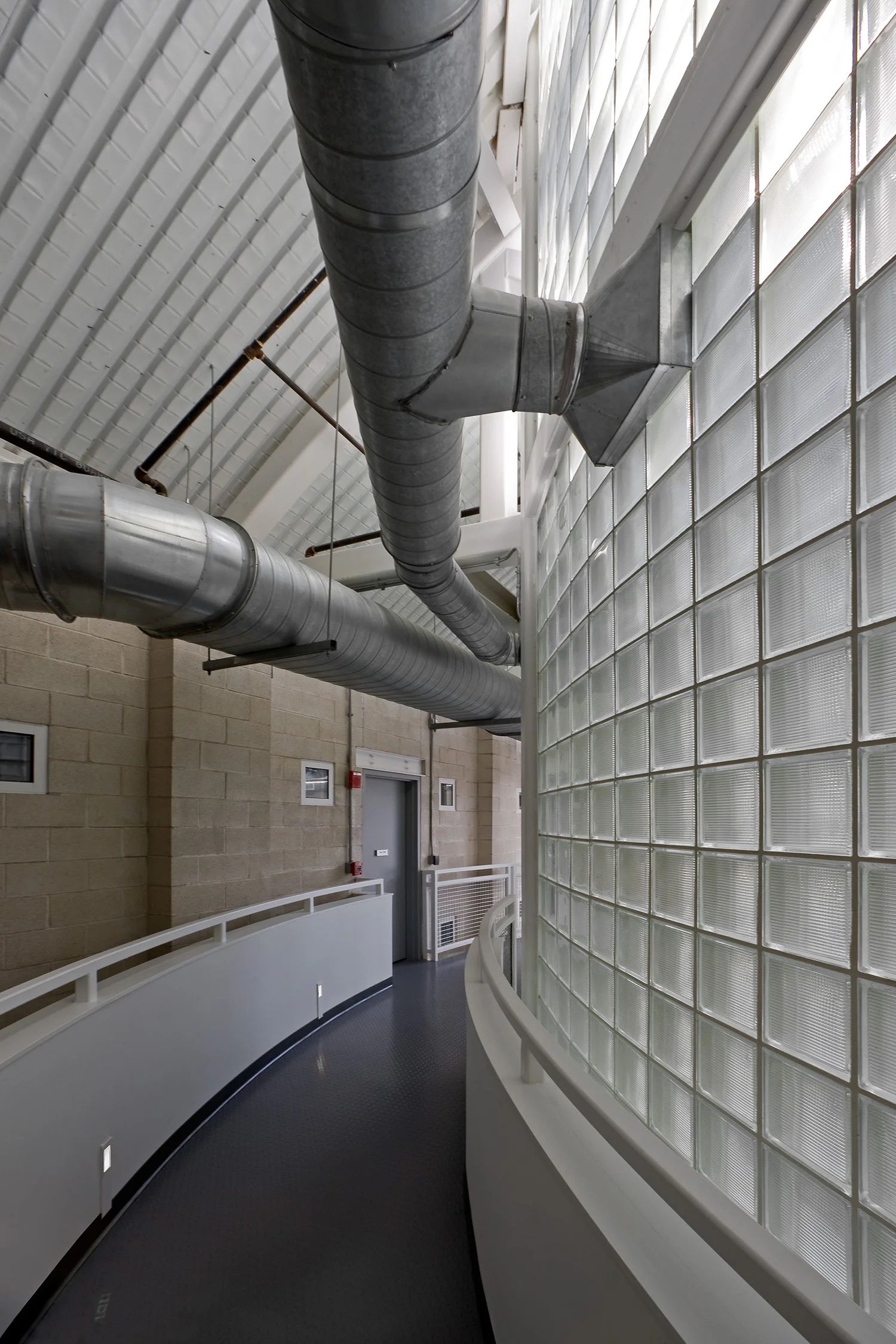 Illinois Holocaust Museum & Education Center / Skokie IL / Stanley Tigerman