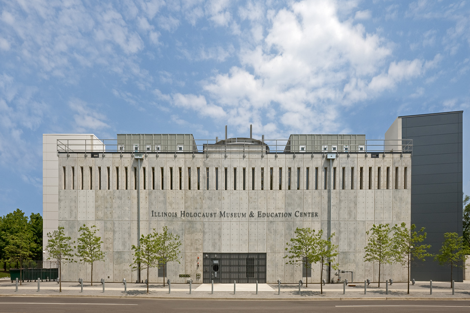 Illinois Holocaust Museum & Education Center / Skokie IL / Stanley Tigerman