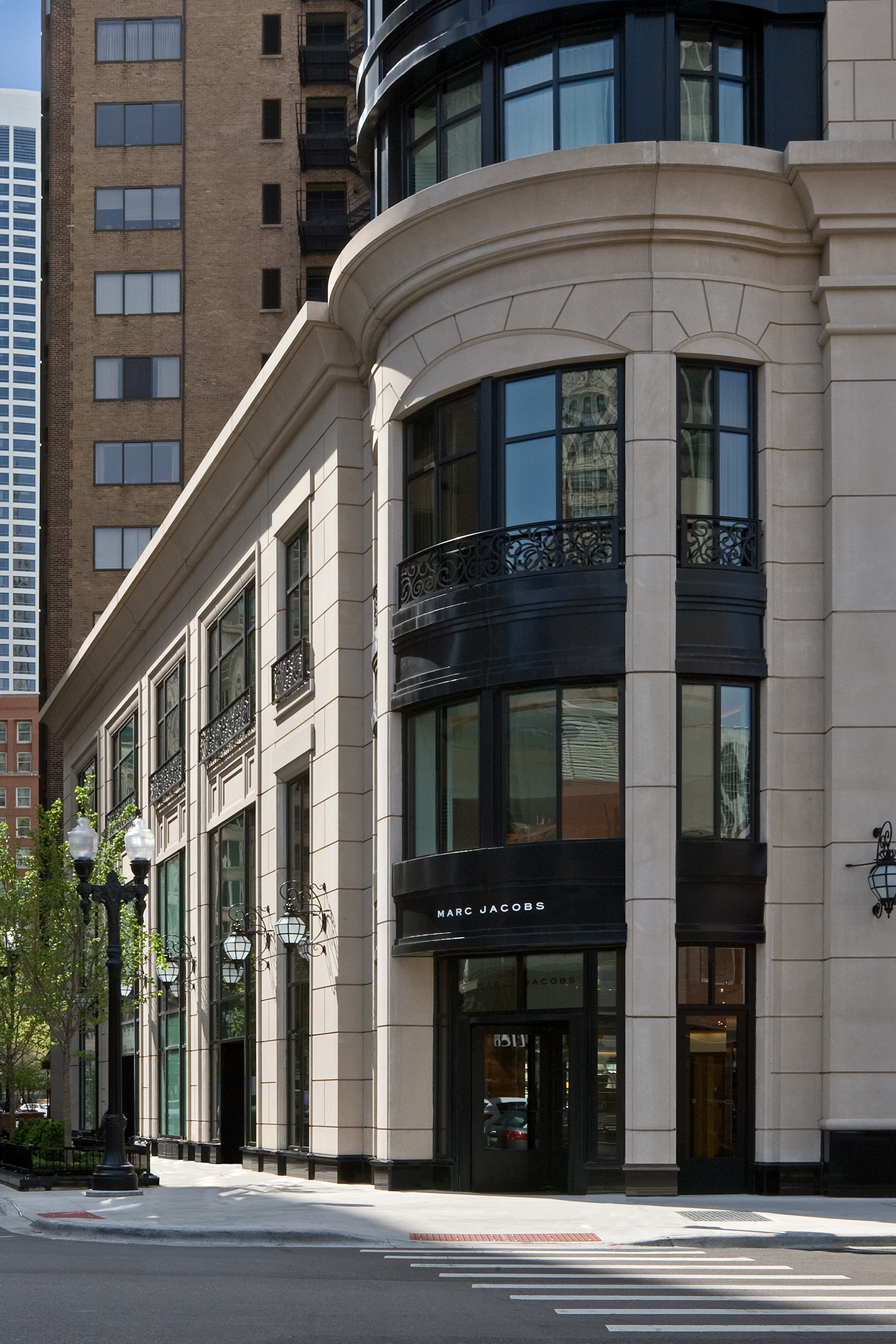 Waldorf Astoria Hotel and Residences / Chicago / Lucien Lagrange