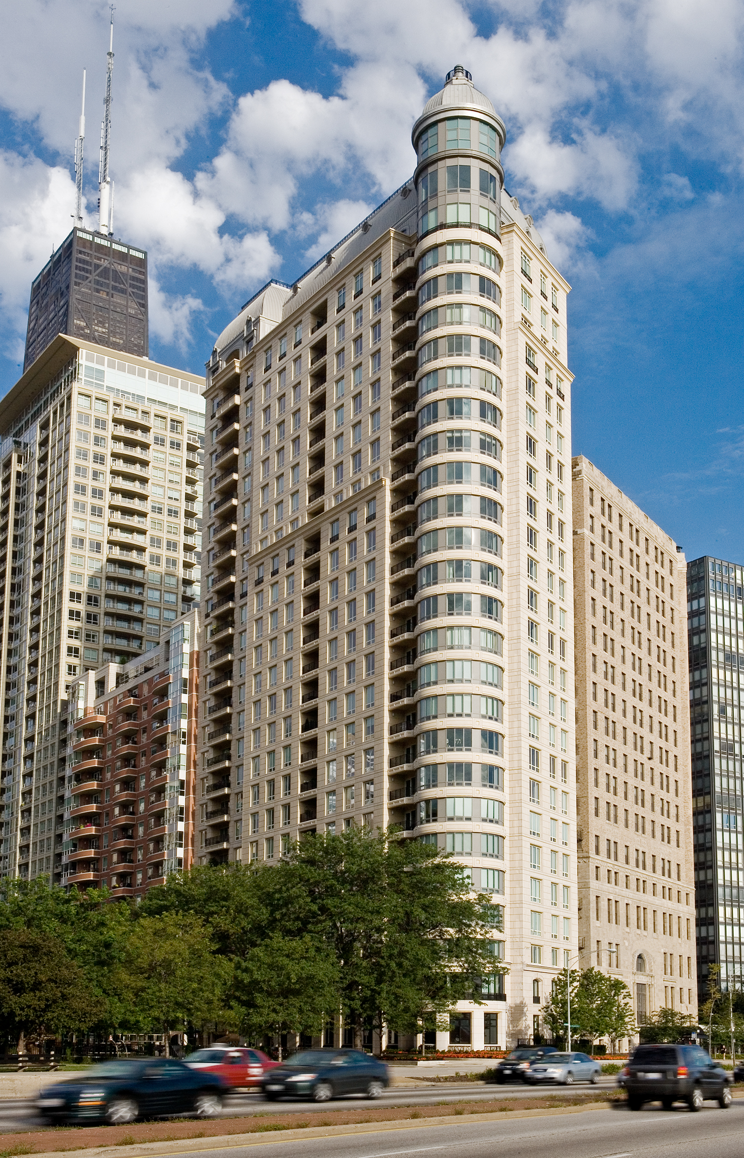 840 North Lake Shore Drive / Chicago / Lucien Lagrange