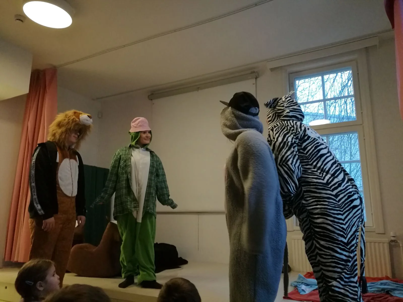 aikuisten teatteri.jpg