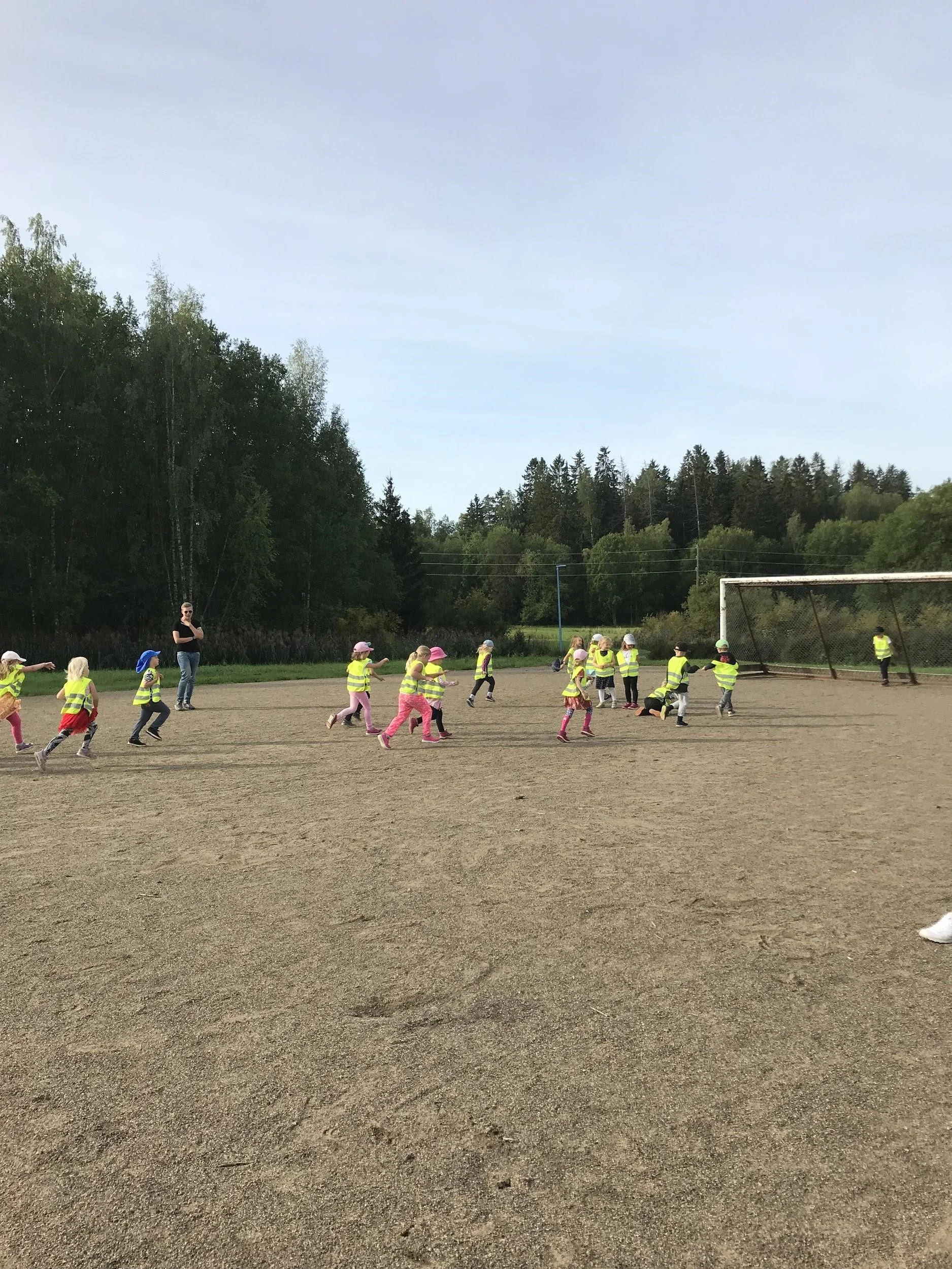 kentällä2.jpg