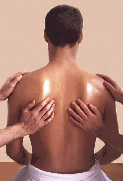 Ayurvedic+massage+male+back.webp