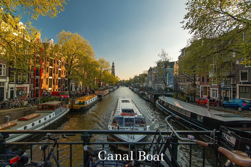 canal boat.jpg