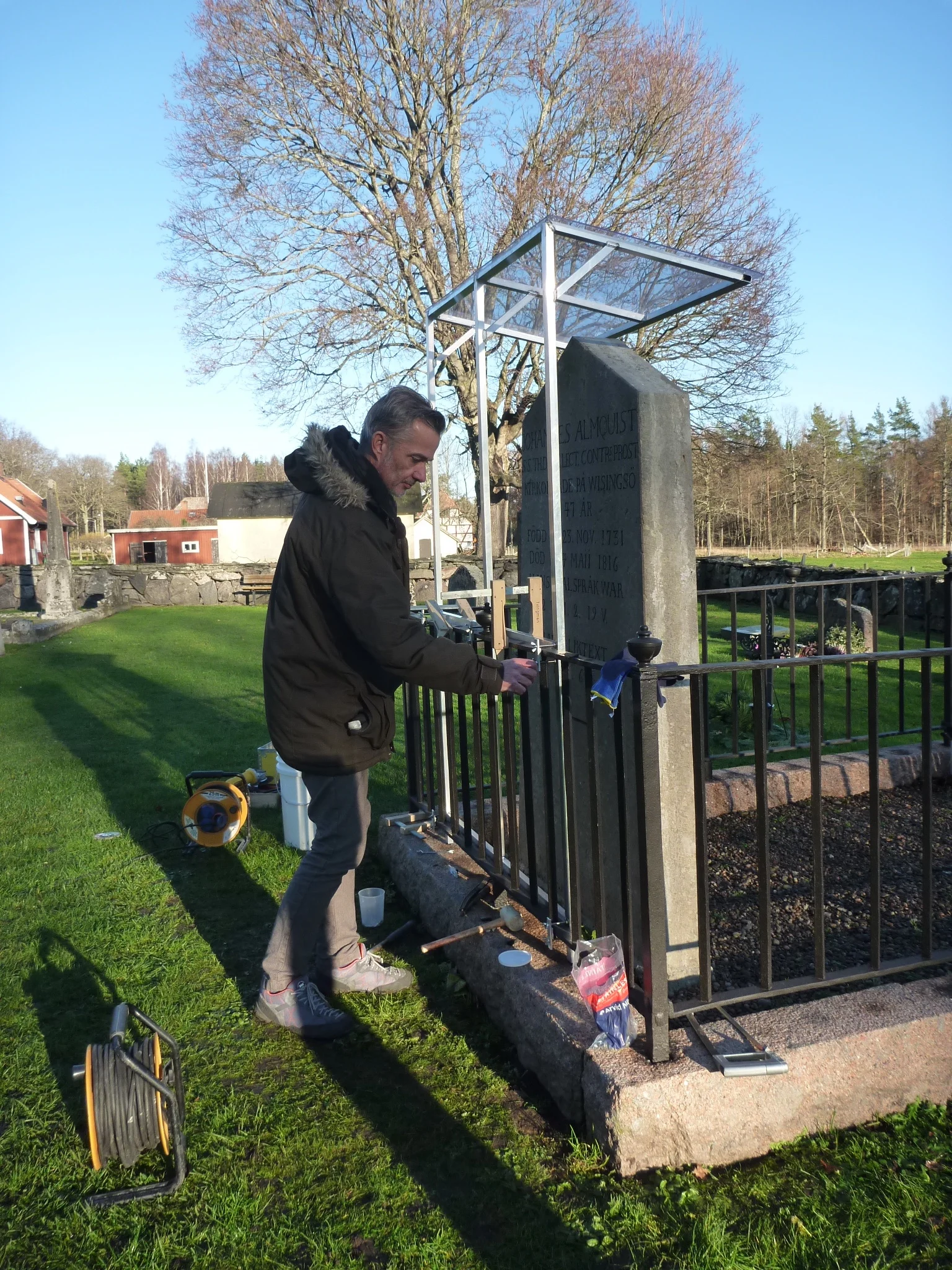 Gravvård vid Brahekyrkan på Visingsö 2014