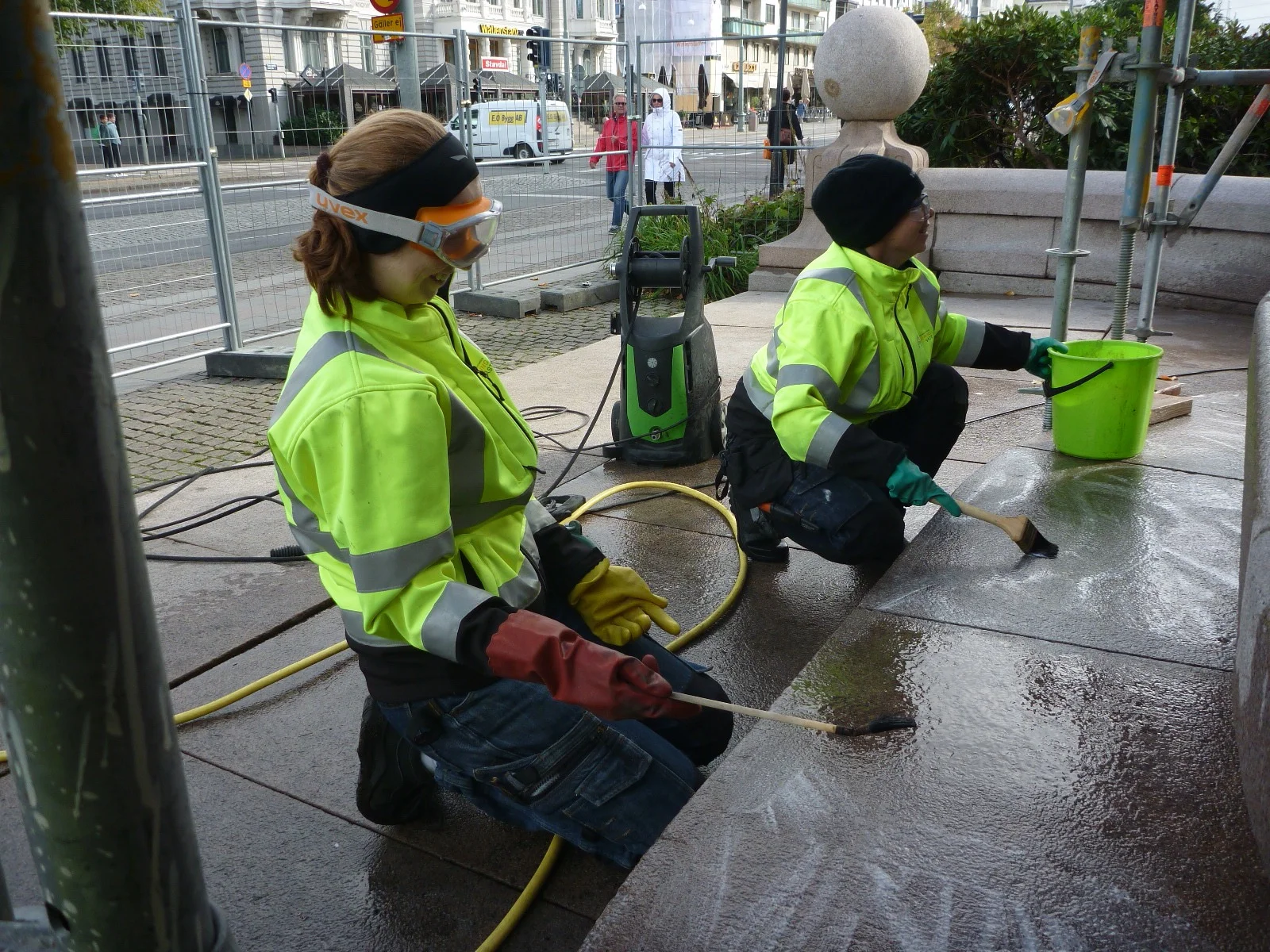 Under rengöringsarbetet