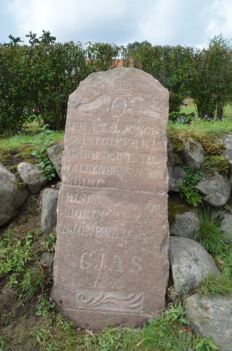  Stenen rengjord och lagad. 