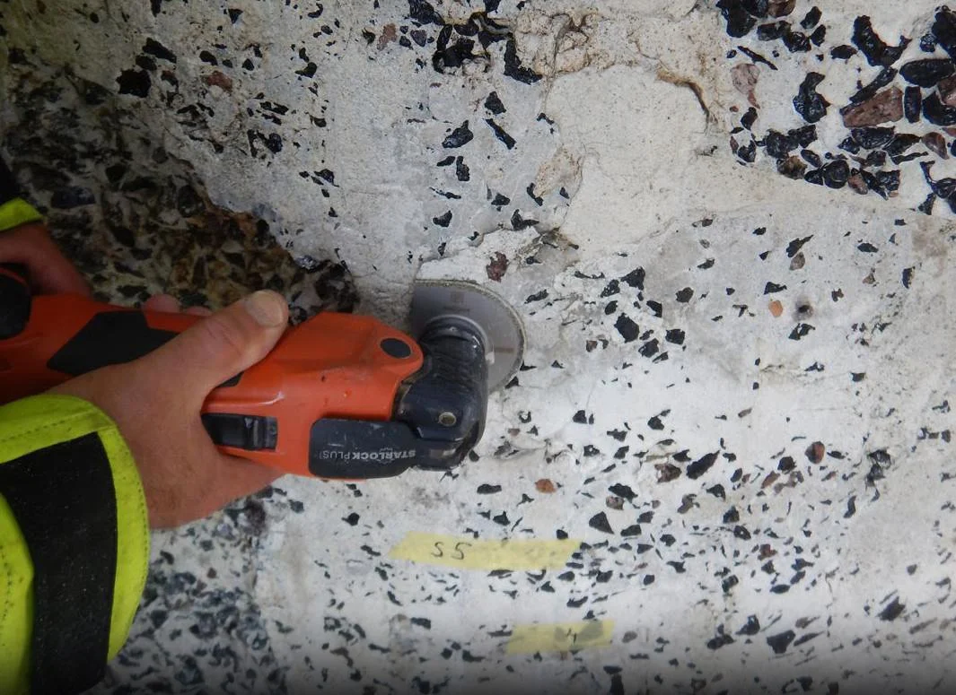  Utfällningar dämpades med varsam slipning. 