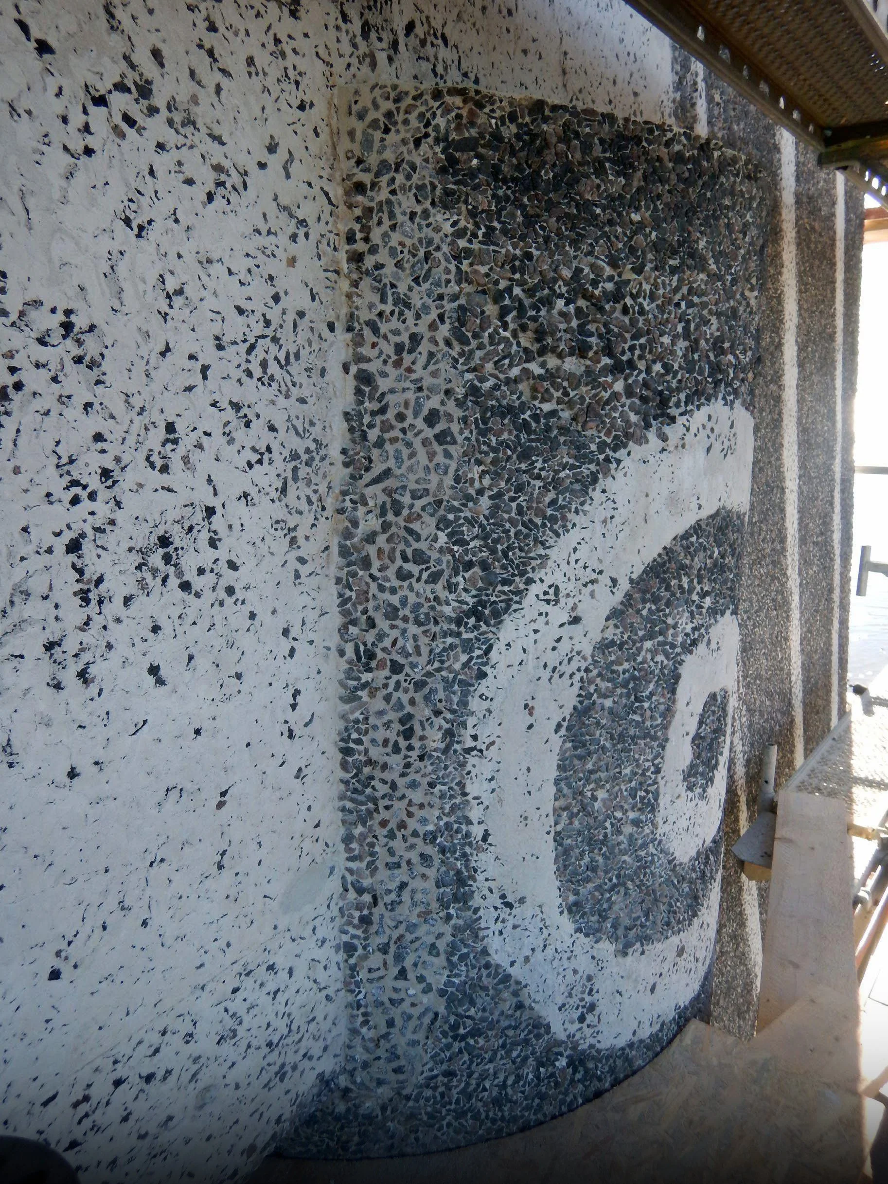  Den större sprickan efter åtgärder. 