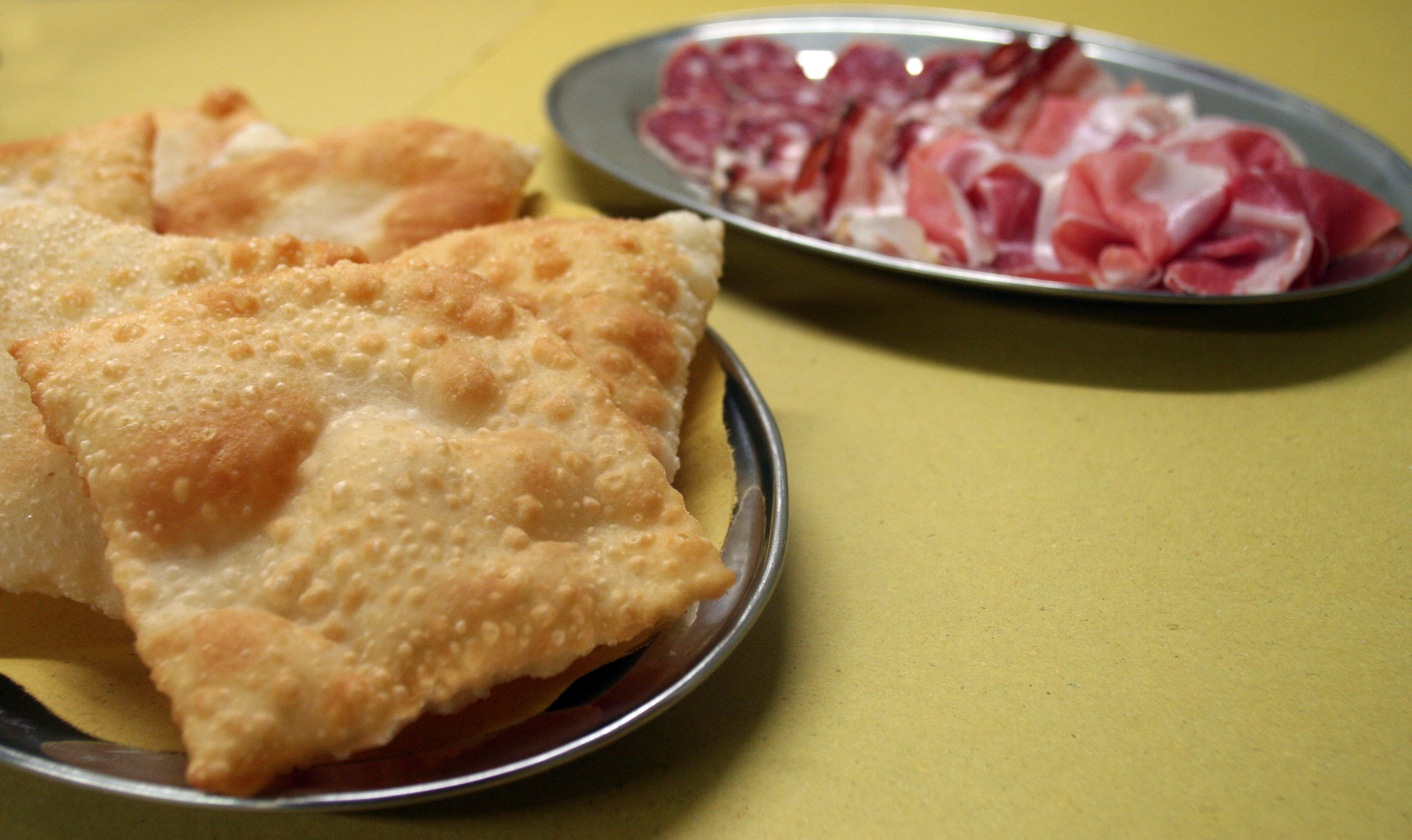 gnocco fritto e salumi.jpg