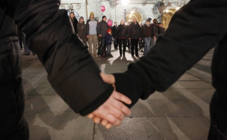 Thousands form human chain in Dresden