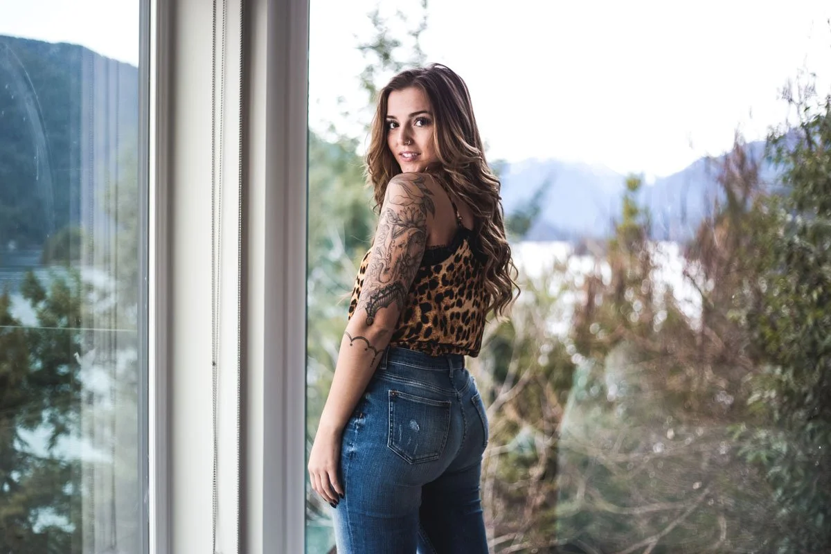 fashion-brand-photography-coquitlam-lifestyle-portrait-leopard-print-top.jpg
