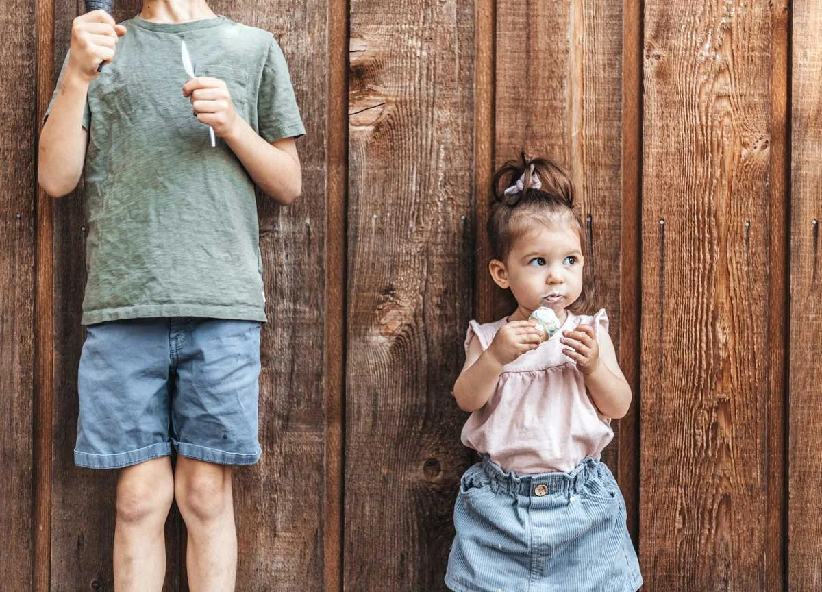 lifestyle-brand-photography-coquitlam-kids-eating-ice-cream.jpg