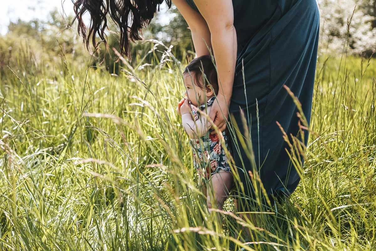 coquitlam-bc-family-photography-mom-and-baby-in-grass.jpg