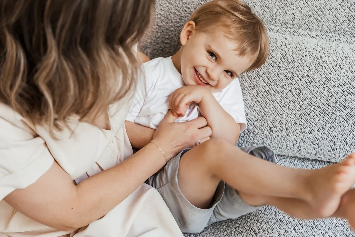 port-coquitlam-bc-in-home-family-photography-mom-son-giggling.jpg