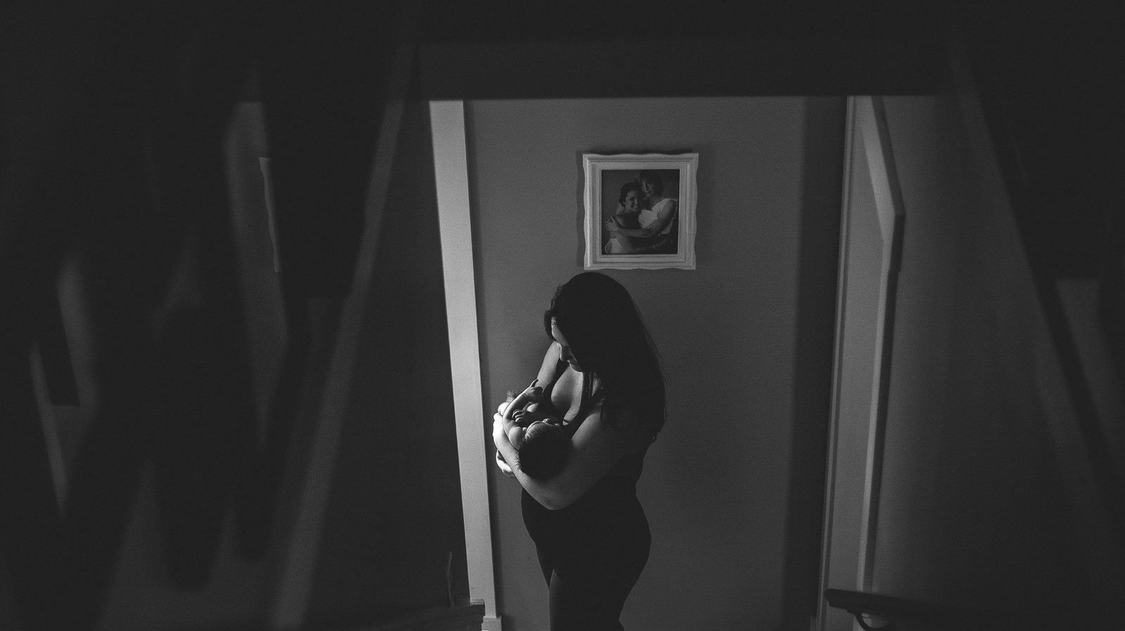 tri-cities-bc-family-photography-black-and-white-mom-holding-baby.jpg