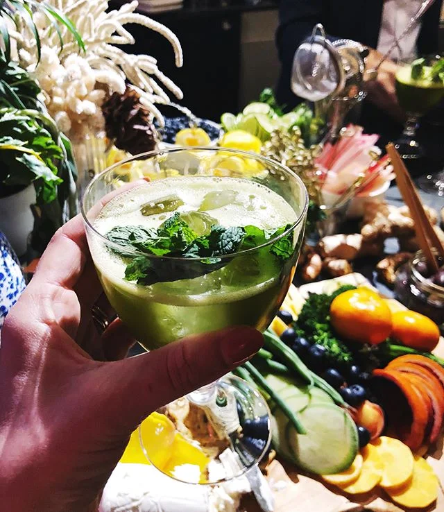 Don&rsquo;t I look like the Gatsby @leonardodicaprio rn? #cheers to @thechilltimes! (Also I didn&rsquo;t eat any cheese. Kind of regretting it.)