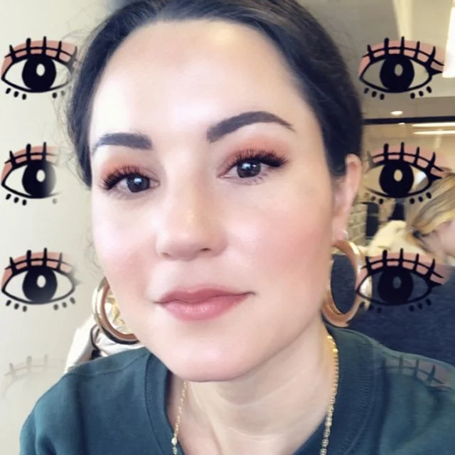 Eye loooveee our new Snap Lens!!! (And this faux lip injection look 💋) Go try it - there&rsquo;s a snapcode in this carousel...