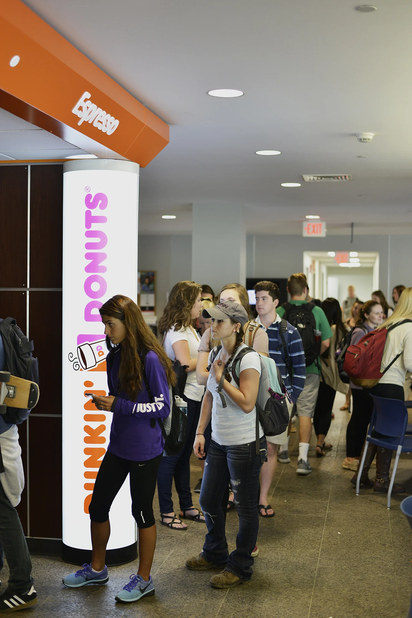 Long lines plague Student Union Dunkin' Donuts — The Daily Campus