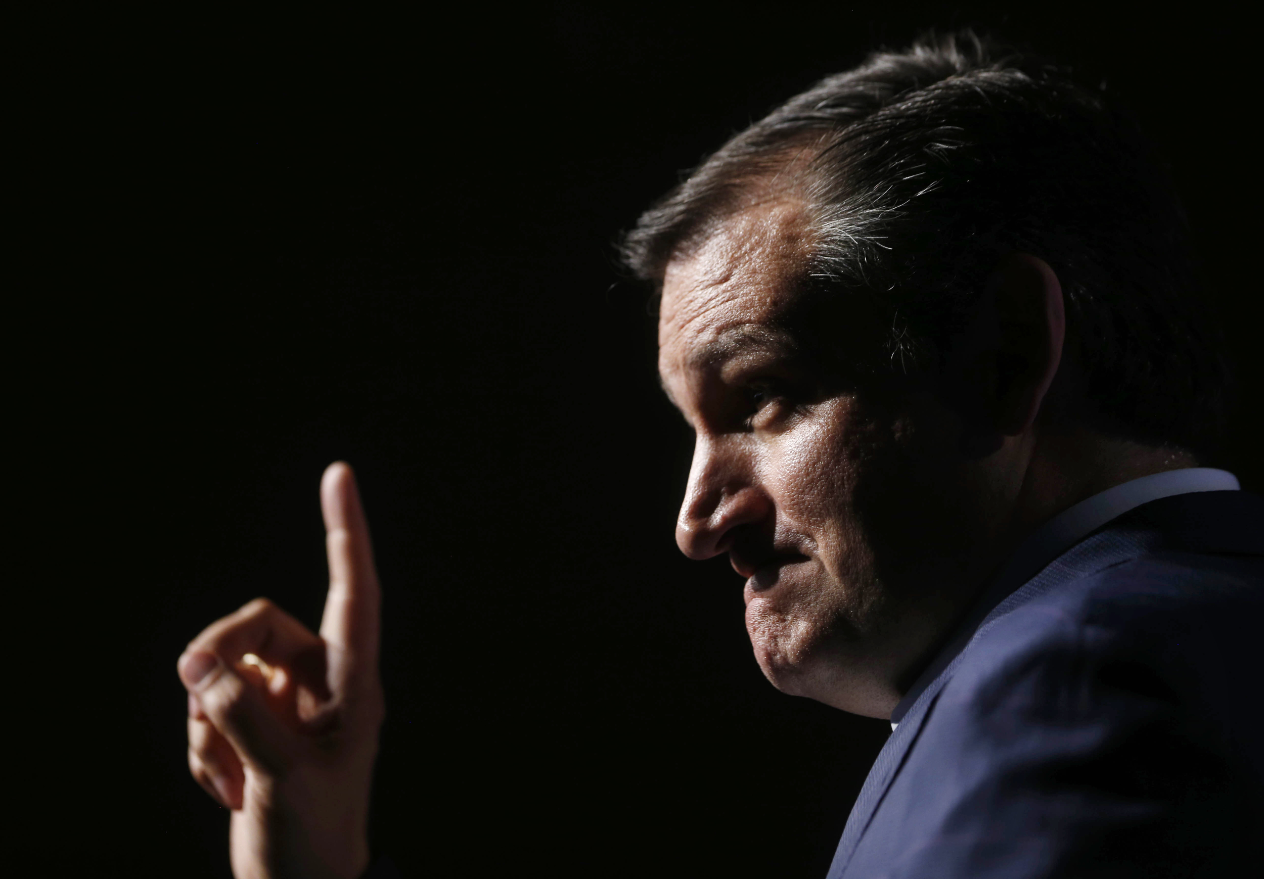 Republican presidential candidate Ted Cruz speaks during Iowa Faith & Freedom Coalition's annual fall dinner, Saturday, Sept. 19, 2015, in Des Moines, Iowa. (Michael Zamora/The Des Moines Register via AP)
