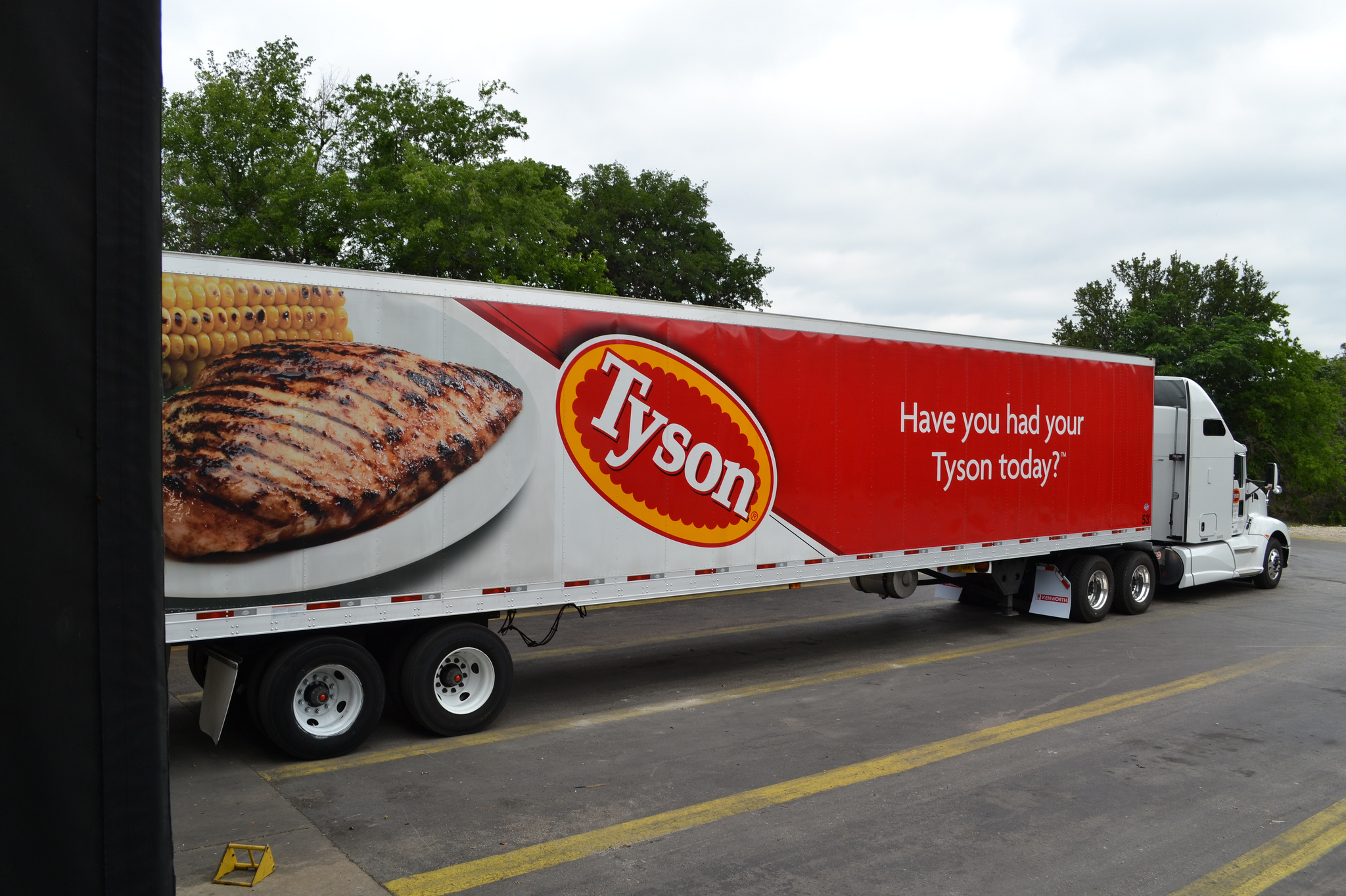 UConn Law professors Sachin Pandya and Alexandra Lahav recently filed an amicus brief in support of the plaintiffs for the Tyson Foods, Inc. v. Bouaphakeo case. (Capital Area Food Bank of Texas/Flickr)