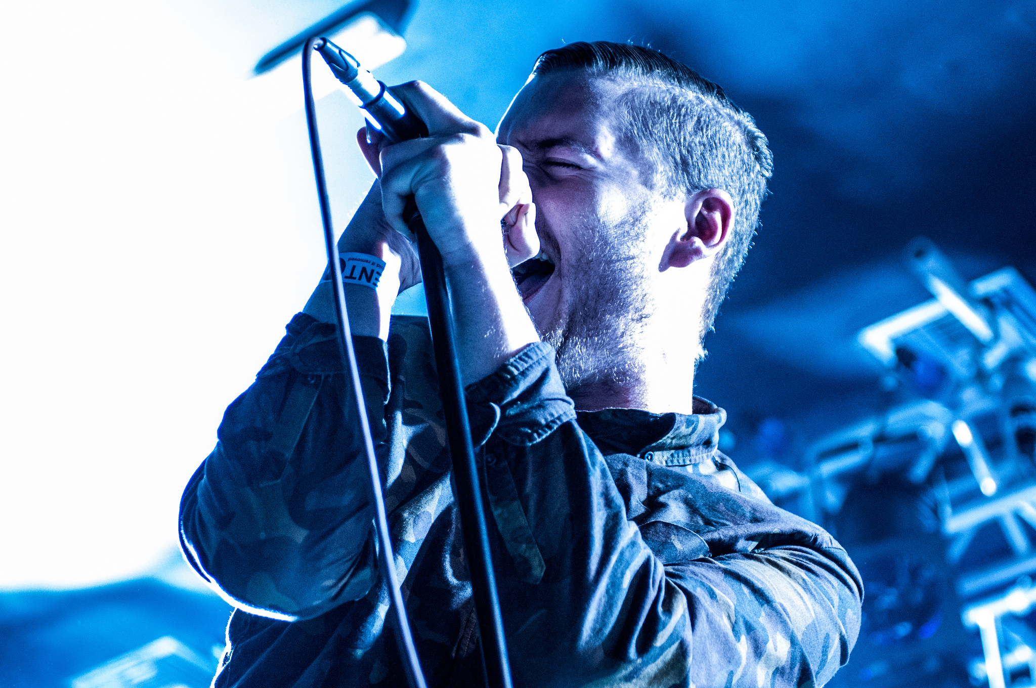 George Clarke of San Francisco-based blackgaze band Deafheaven performs on Aug. 17, 2015. (Jr Hunter/Flickr)