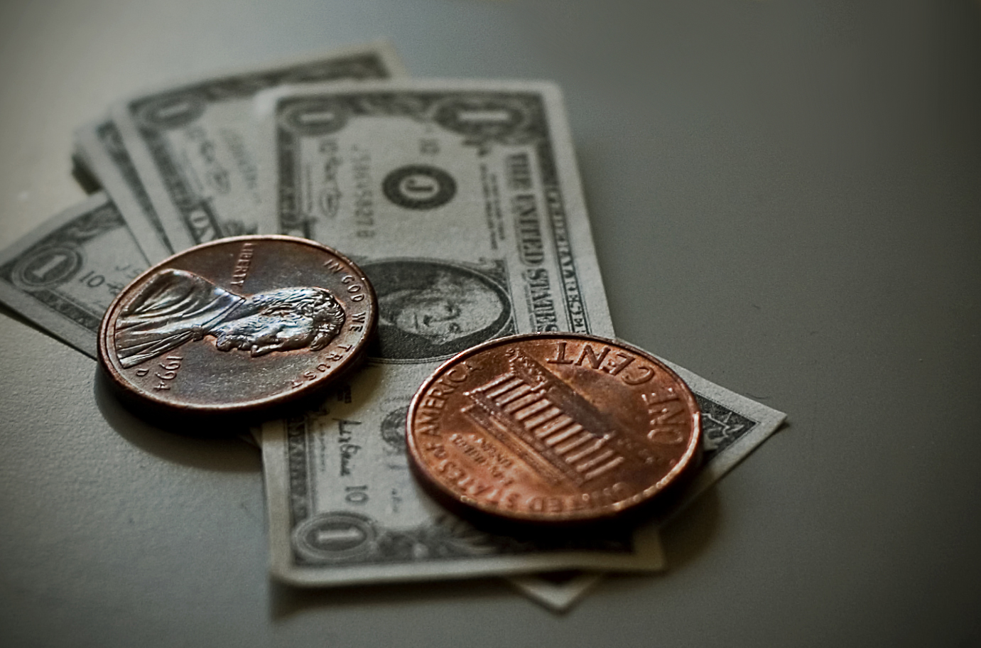 In an announcement last week, Union Square Hospitality Groups’ chief executive Danny Meyer laid out a new plan to phase out tipping in 13 New York restaurants. With the new pay arrangement, average hourly wages will rise to a much more fair $15.25. (JSmith Photo/Flickr)
