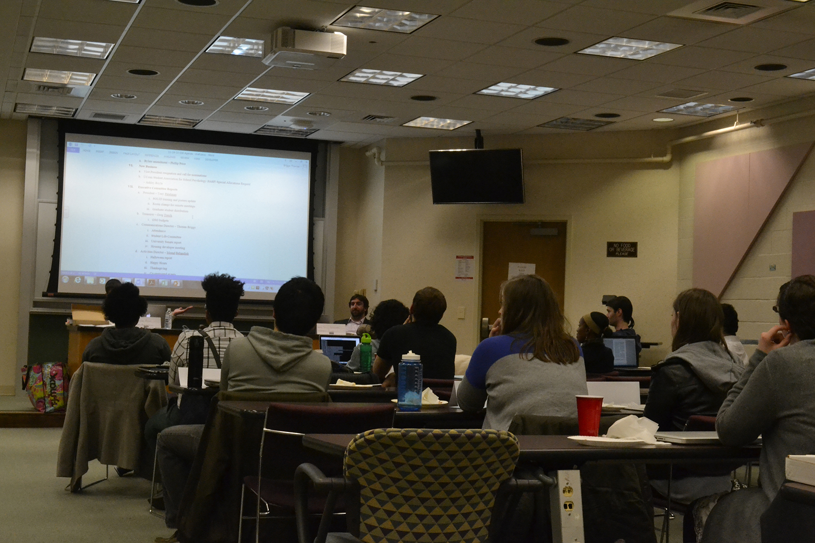 The Graduate Student Senate meets on Wed., Nov. 18 to discuss graduate student issues, including the wages of executive board members. (Rebecca Newton/The Daily Campus)