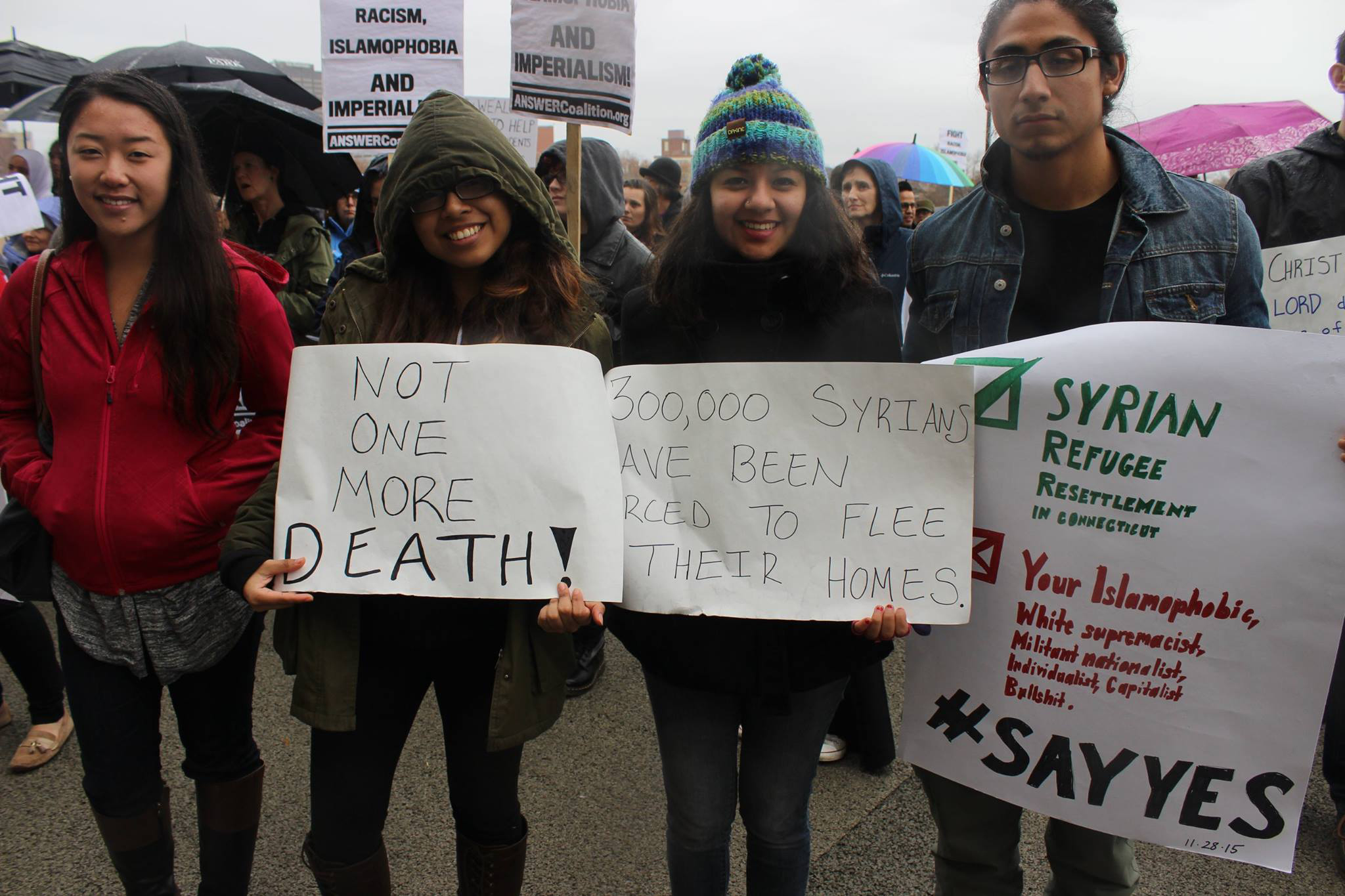 Students are seen at a Syrian refugee rally Hartford, Connecticut on Nov. 28, 2015. (Courtesy)