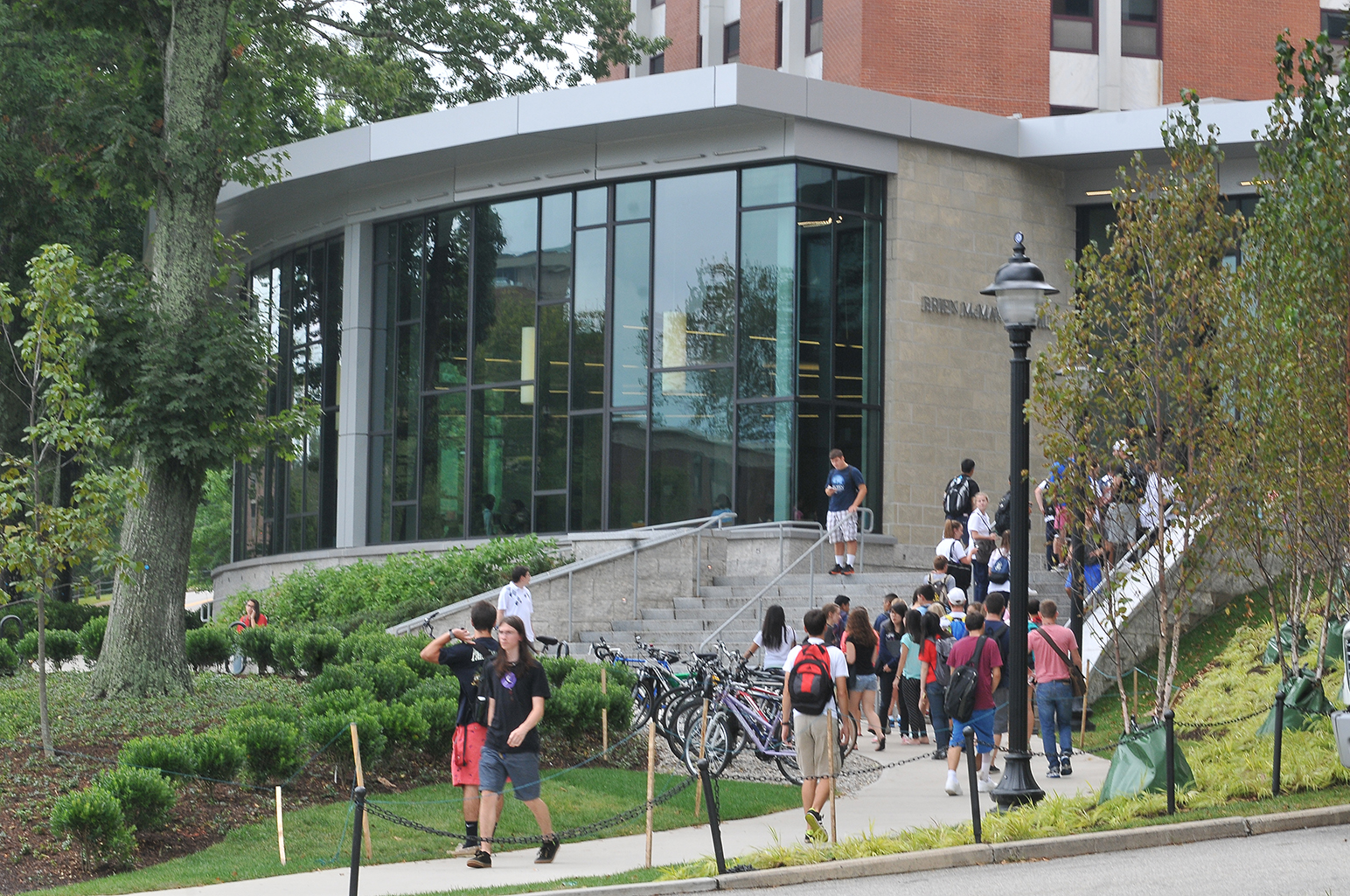 In this file photo, the exterior of McMahon Dining Hall is seen. Last December, the People for the Ethical Treatment of Animals (PETA) released their annual Vegan Report Card, awarding the University of Connecticut an ‘A’ rating for its vegan dining experience. (File Photo/The Daily Campus)