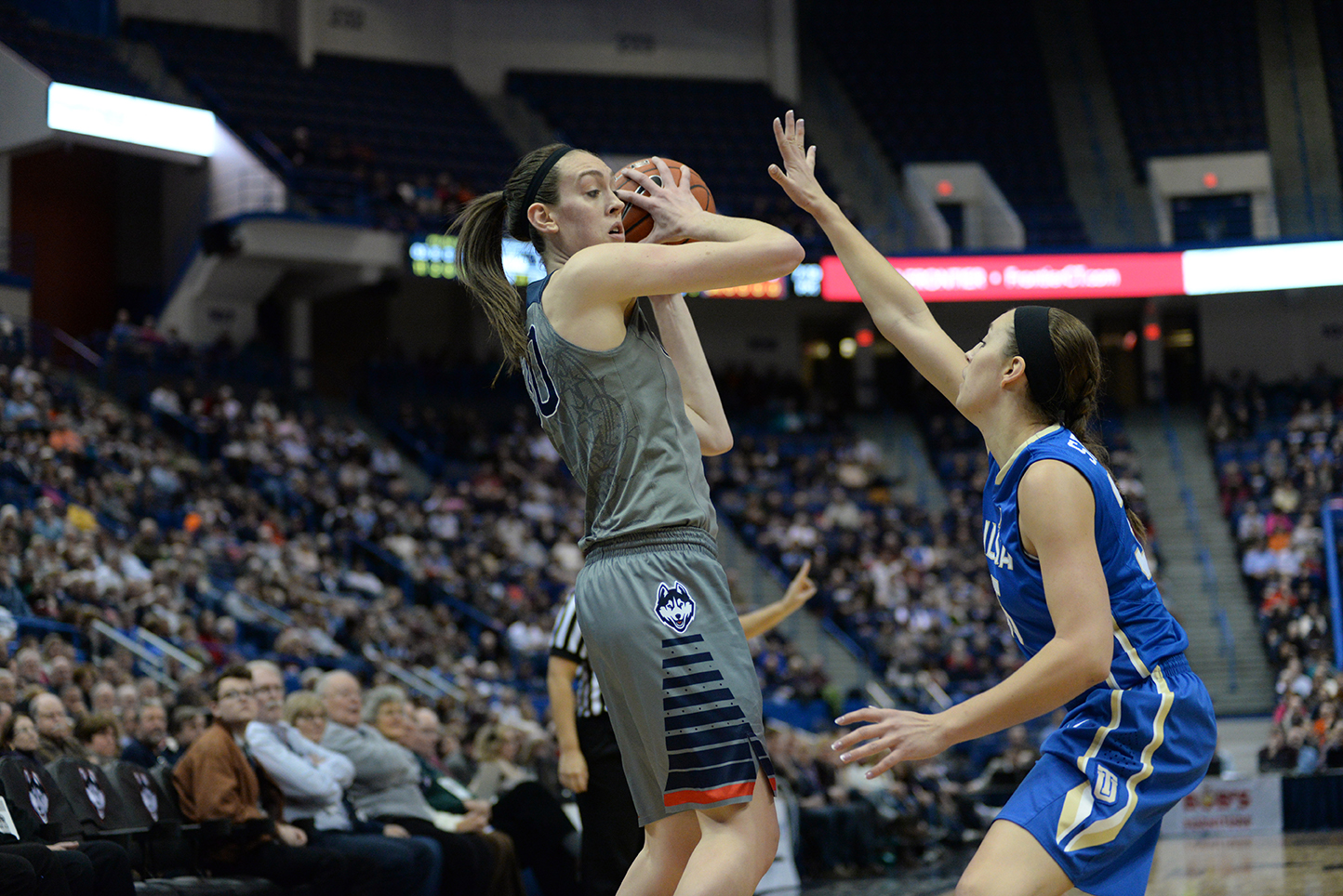 Forward Breanna Stewart checks out the defense during UConn's 95-35 victory. Stewart was recently named a finalist for a spot on Team USA in the 2016 Olympics. (Ashley Maher/The Daily Campus)
