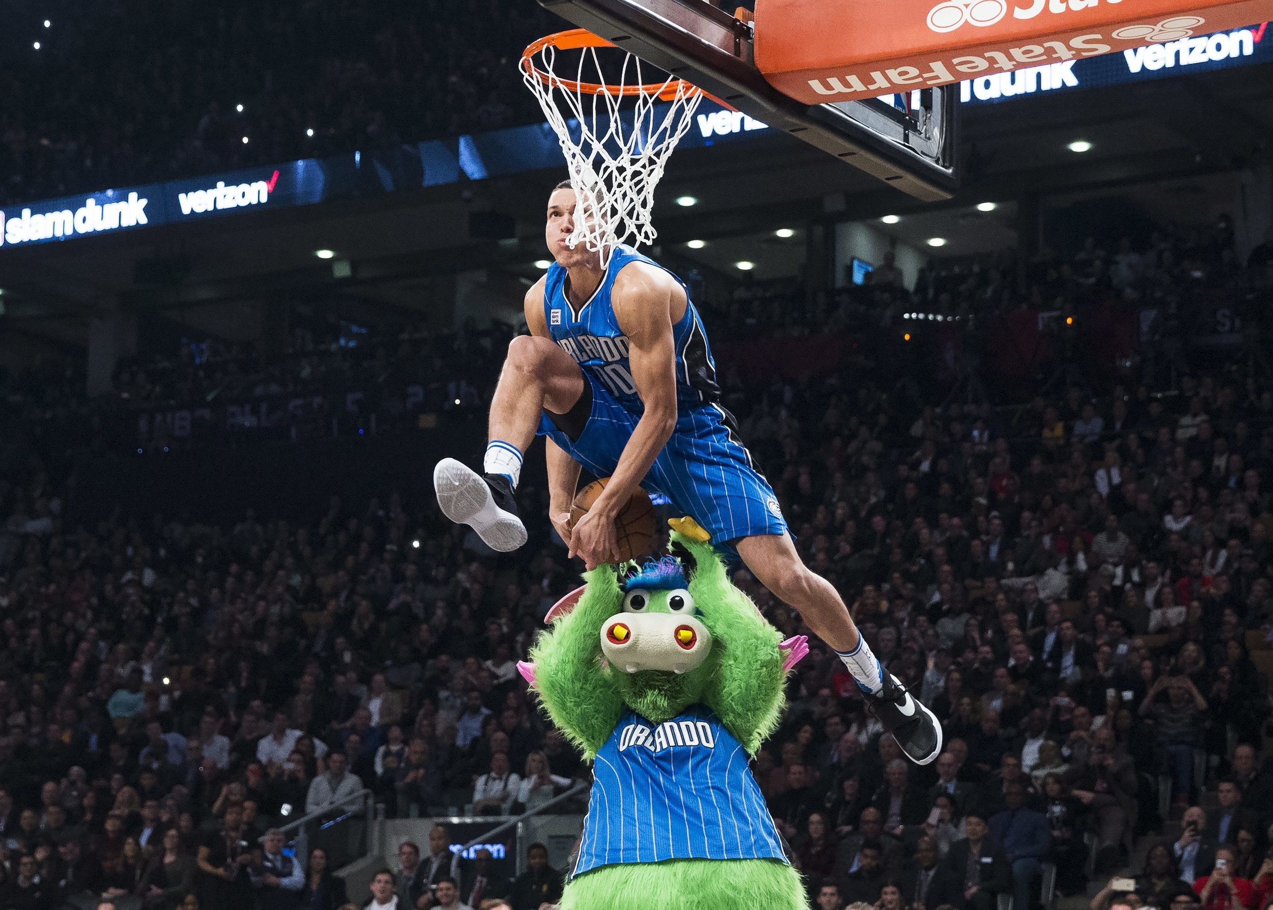 Orlando Magic forward Aaron Gordon slam dunks during the NBA all-star skills competition in Toronto on Saturday, Feb. 13, 2016. (Mark Blinch/The Canadian Press via AP)