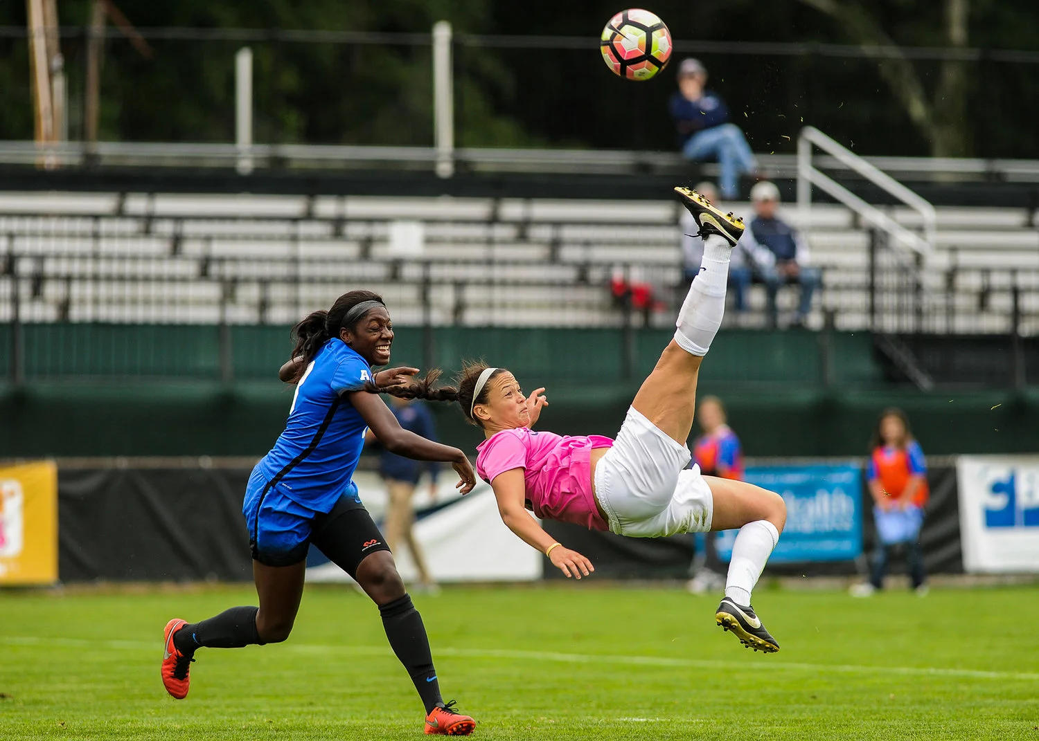 Huskies beat Memphis | Oct. 2