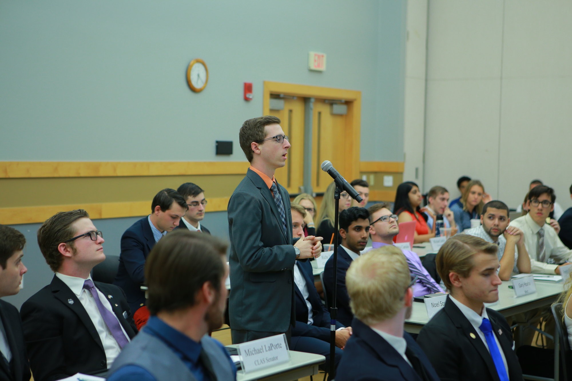The University of Connecticut Undergraduate Student Government (USG) met for caucus on Monday, Oct. 12, 2016 to talk about the best ways to respectfully discuss.(Junbo Huang/ The Daily Campus)