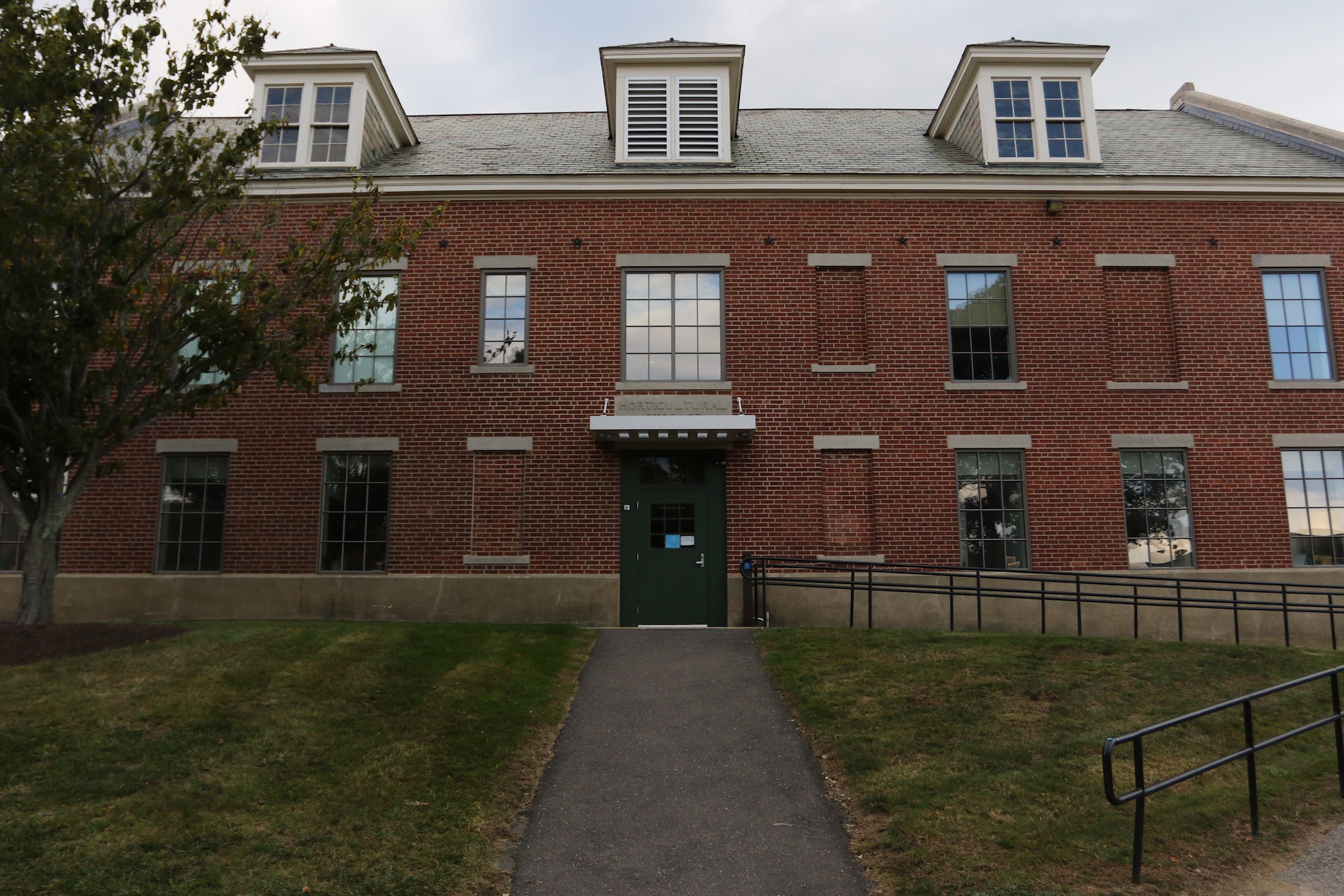 The former Museum of Natural History now holds the CLAS Academic Services Center. (Ruohan Li/ The Daily Campus)