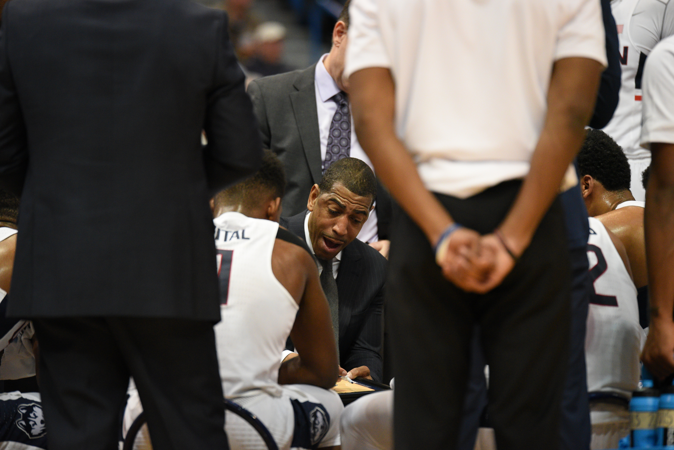 Kevin Ollie draws up a play in UConn's game against Memphis on Feb. 16, 2017 at the XL Center. (Zhelun Lang/The Daily Campus)