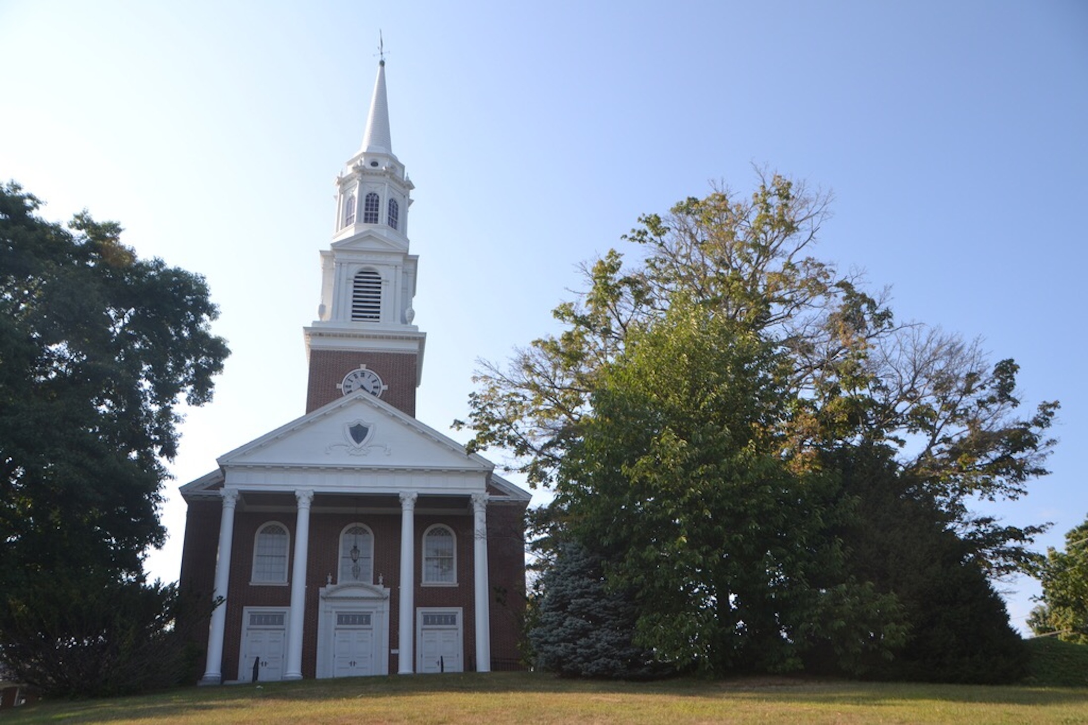 The Storrs Congregational Church, located on North Eagleville Road will offer a prayer vigil from noon to 3 p.m. today for Good Friday. (Bailey Wright/The Daily Campus)
