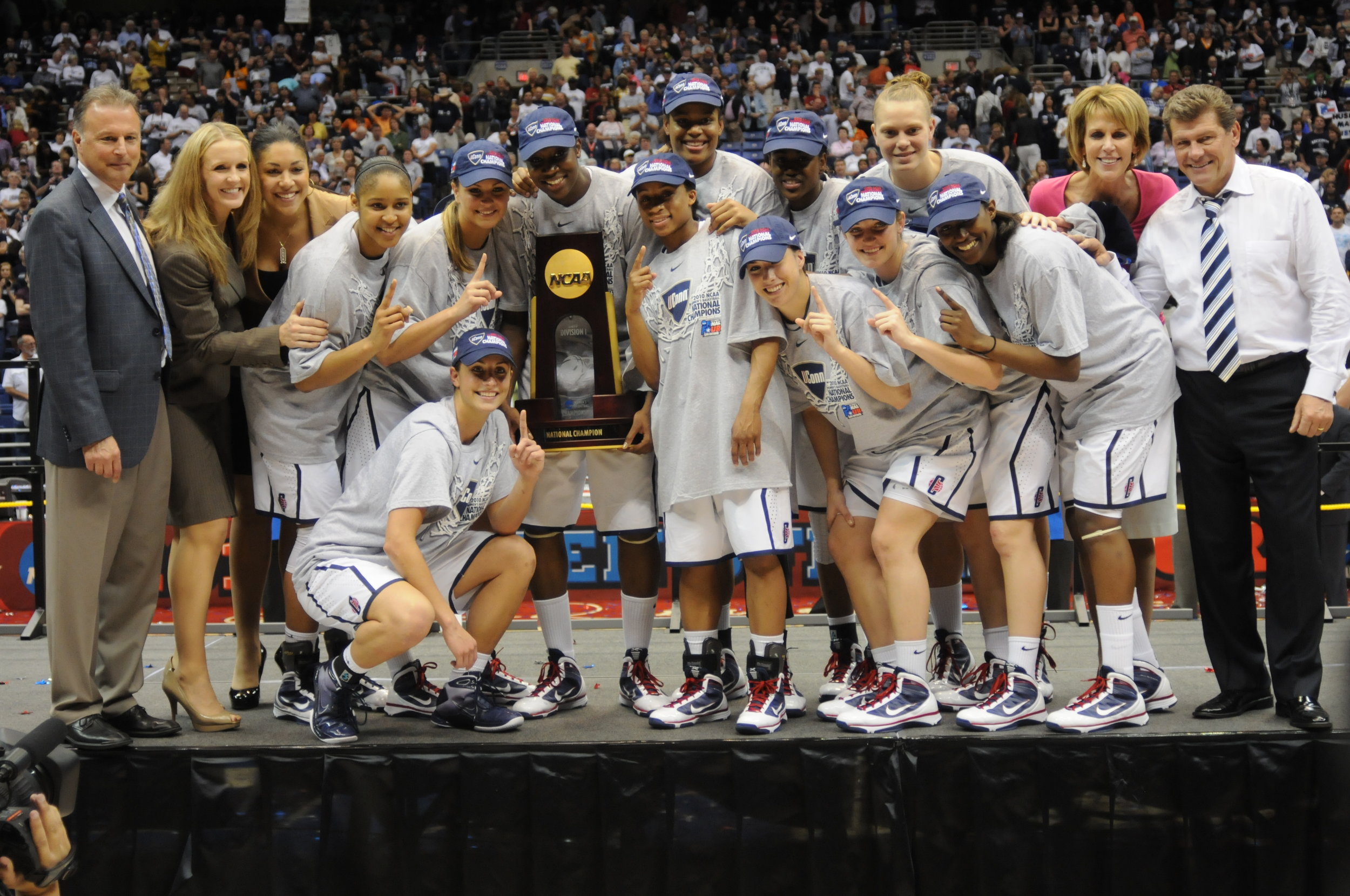 Tina Charles and the 2009-2010 UConn Huskies squad celebrating the 2010 National Championship. (File photo)