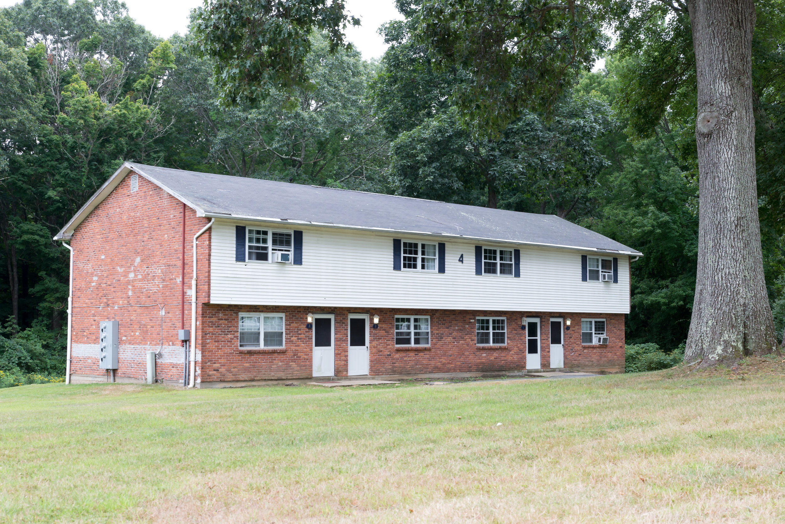 Off-campus housing like the Carriage House Townhomes has become a point of concern for Mansfield Residents. (Tyler Benton/The Daily Campus) 