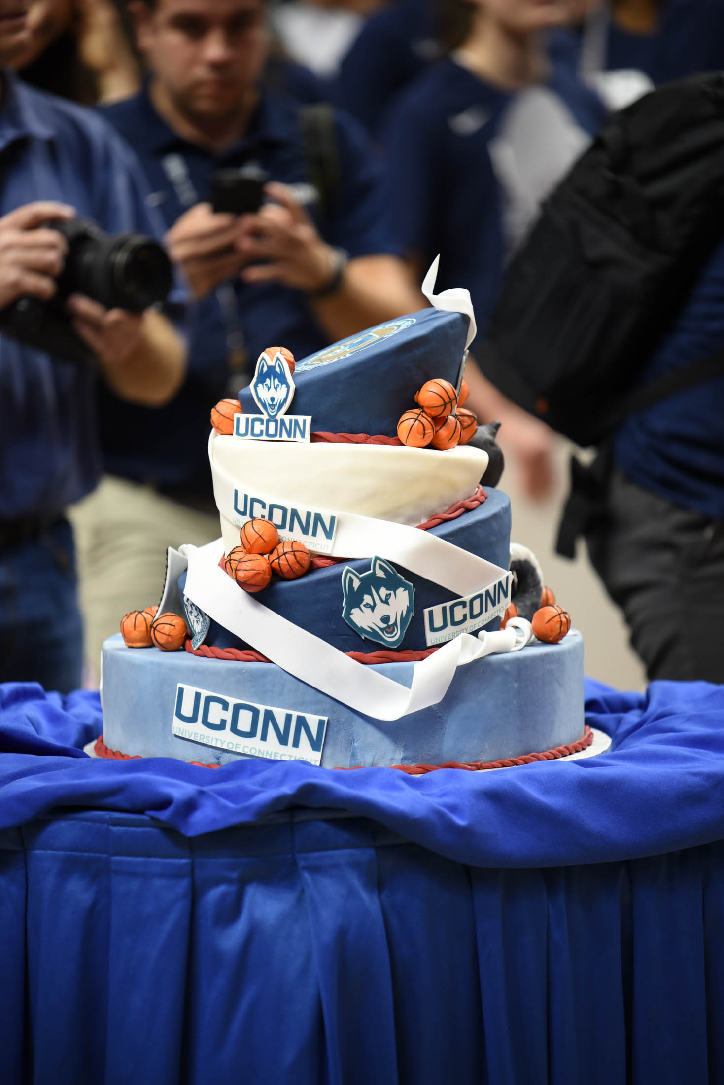 The ceremony included a UConn decorated cake. (Charlotte Lao/The Daily Campus) 