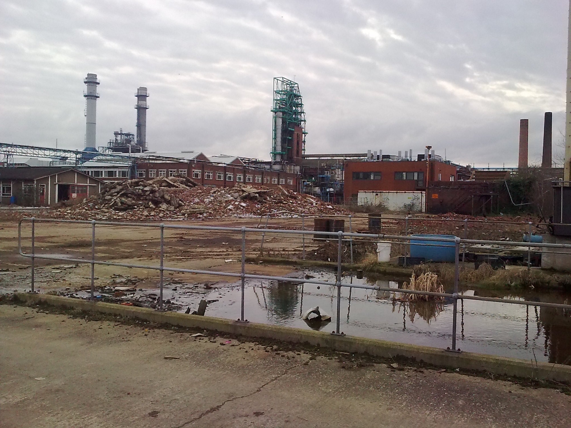 Brownfield sites are locations where remnants of toxic chemicals and industrial waste prevent the area from being used. (Engineering at Cambridge/Creative Commons)
