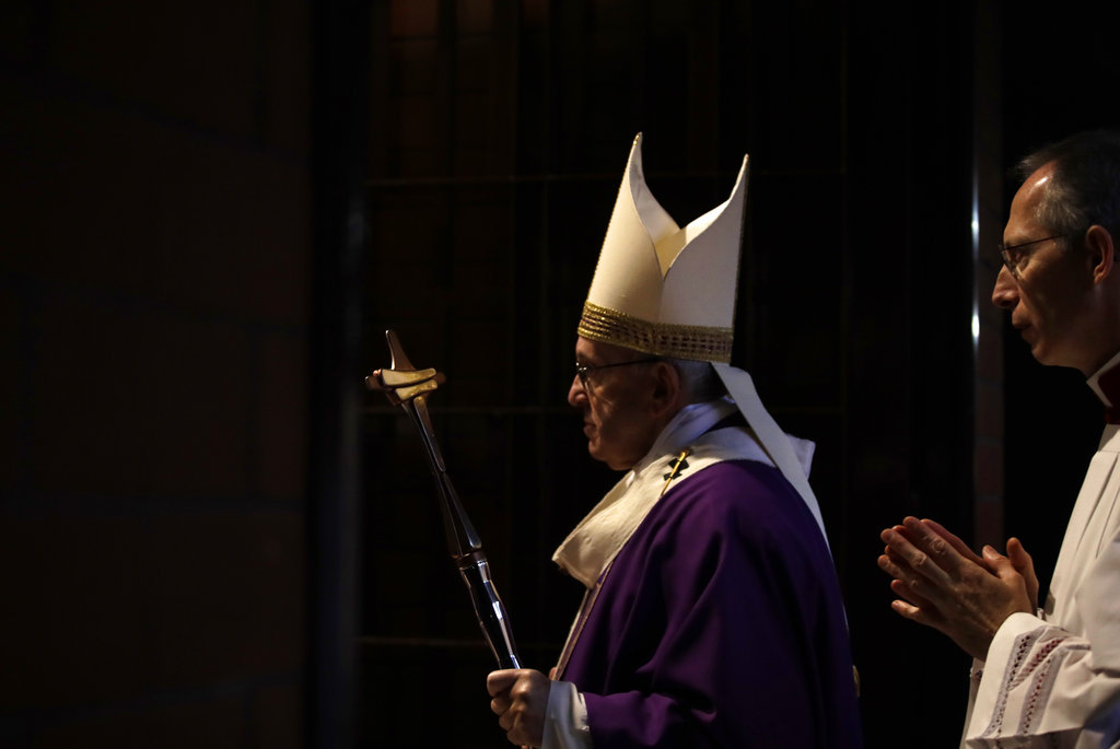 Pope Francis arrives in procession to celebrate Mass in San Gelasio parish church in Ponte Mammolo neighborhood, Rome, Sunday, Feb. 25, 2018. (AP Photo/Alessandra Tarantino)