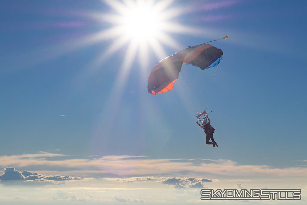 The club’s mission is to promote skydiving, make it more accessible to students, prepare and participate in competitions and have fun. (Image via UConn Skydiving Club)