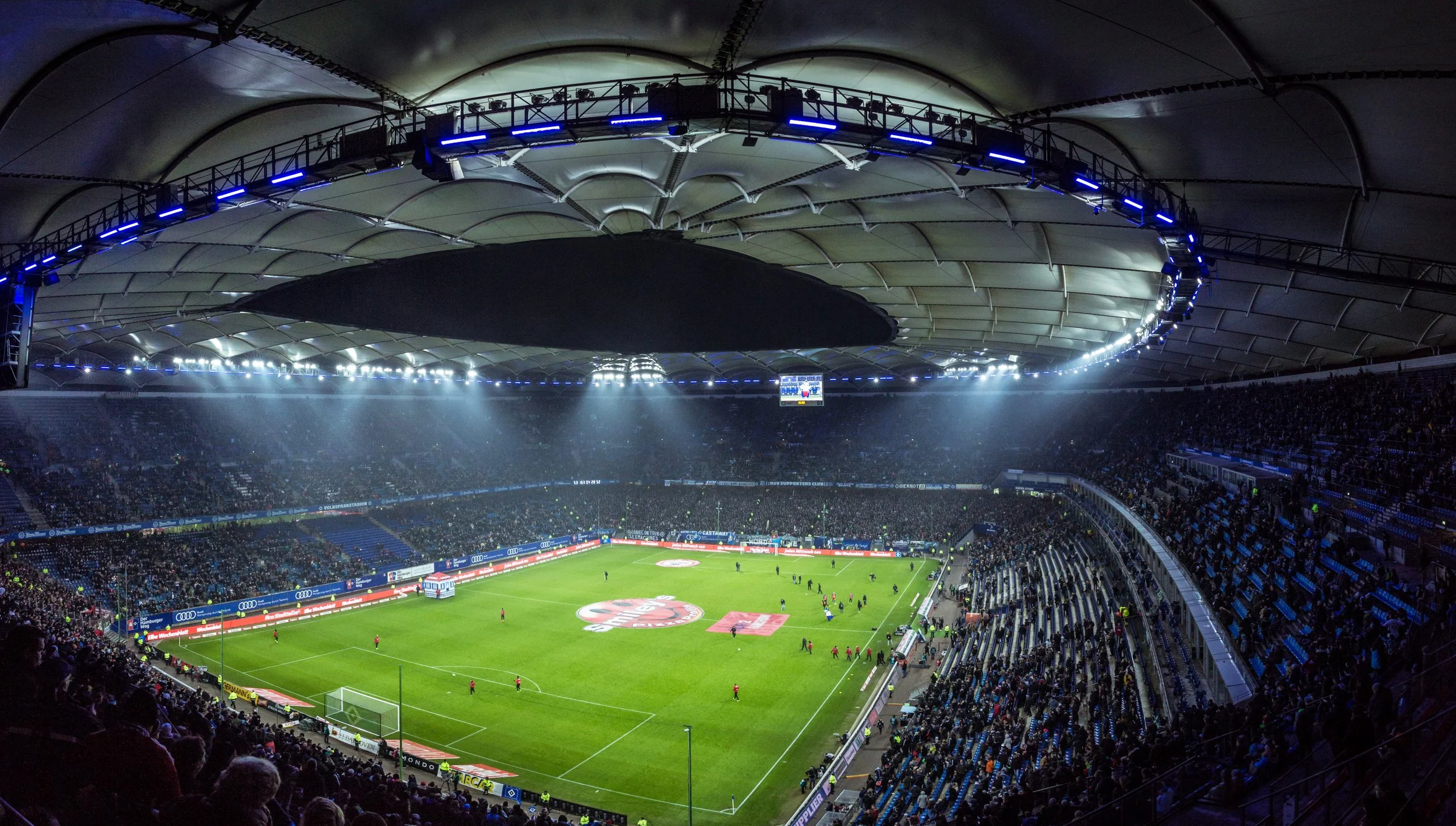 The DC sports staff makes their picks for Super Bowl LIV and who will ultimately hoist the Lombardi Trophy in the league’s centennial anniversary. Photo by Mario Klassen on Unsplash . Thumbnail photo by HENCE THE BOOM on Unsplash .