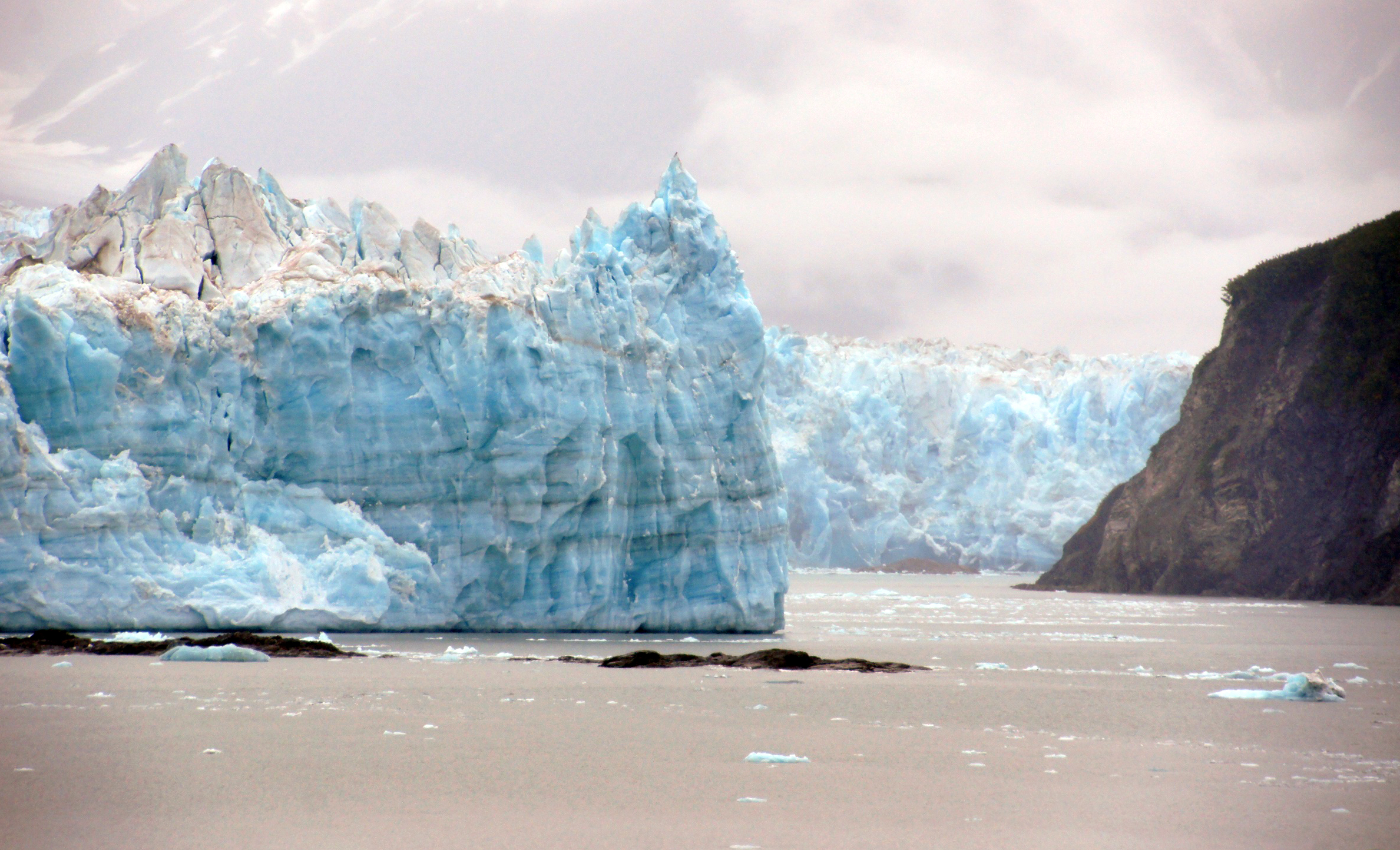 Global warming is one of the world’s largest problems the world currently faces, resulting in higher temperatures and melting ice glaciers among other consequences. Photo by Bernard Spragg. NZ from Flickr Creative Commons