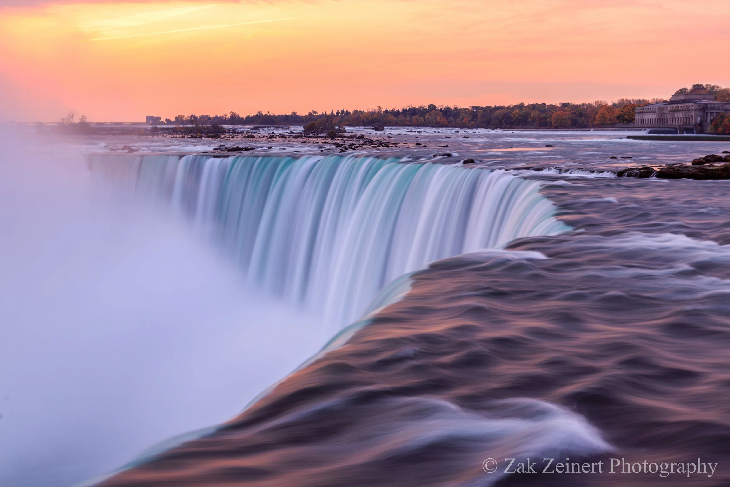 Niagra Falls at sunrise